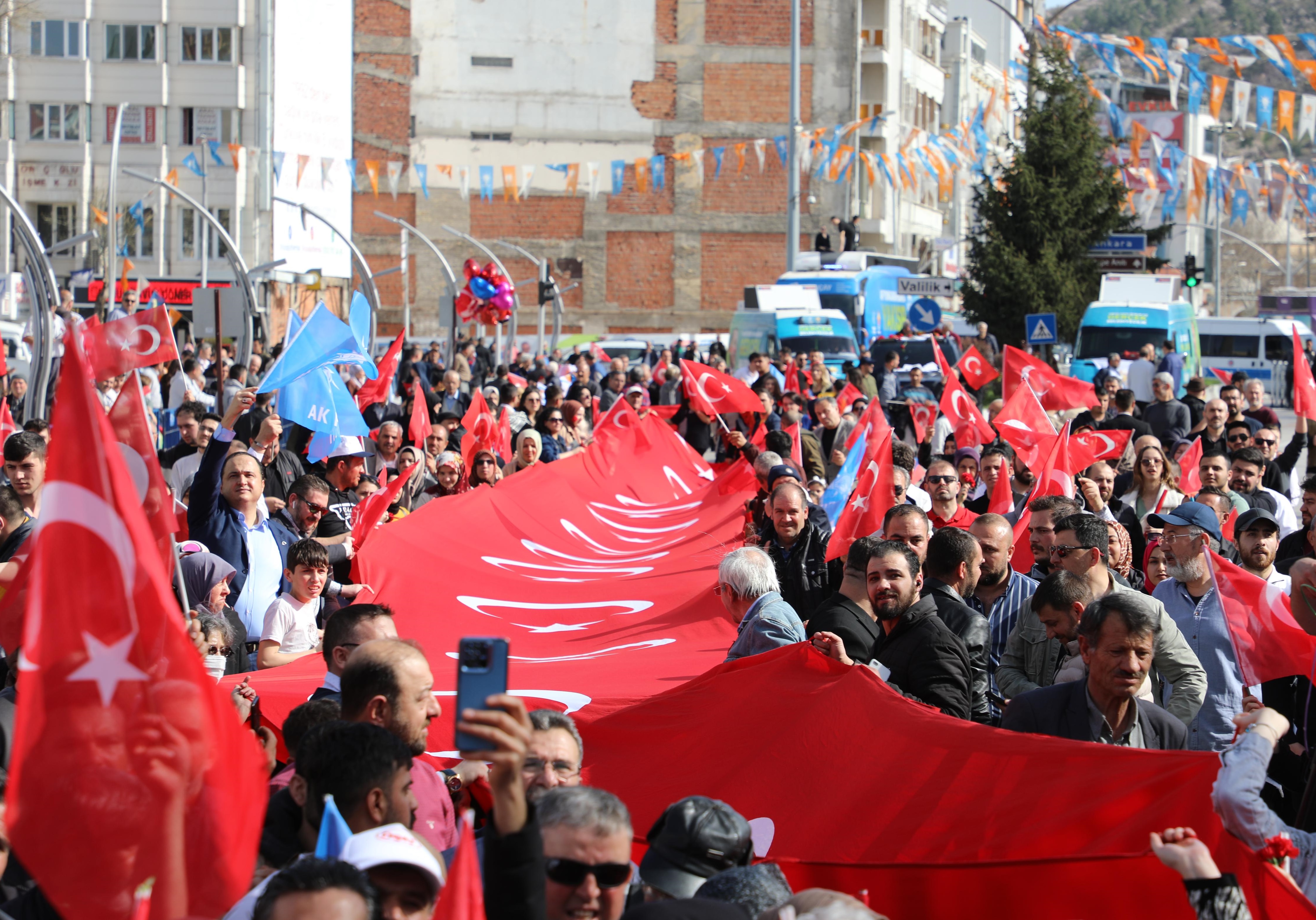 AK Parti sevgi yürüyüşünü gerçekleştirdi!