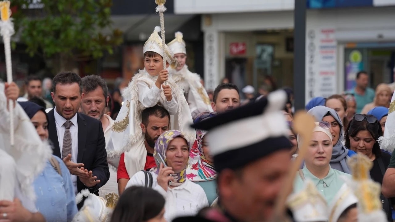 Duzcede Sunnet Ettirilen 150 Cocuk Icin Solen Duzenlendi