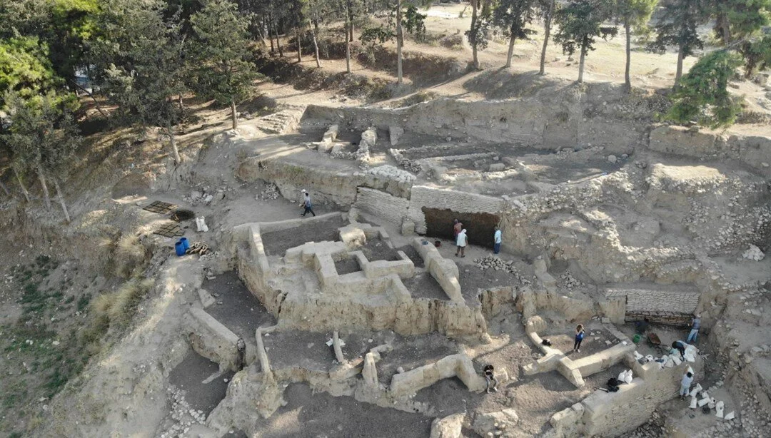 Yumuktepe (Yümüktepe) Höyüğü