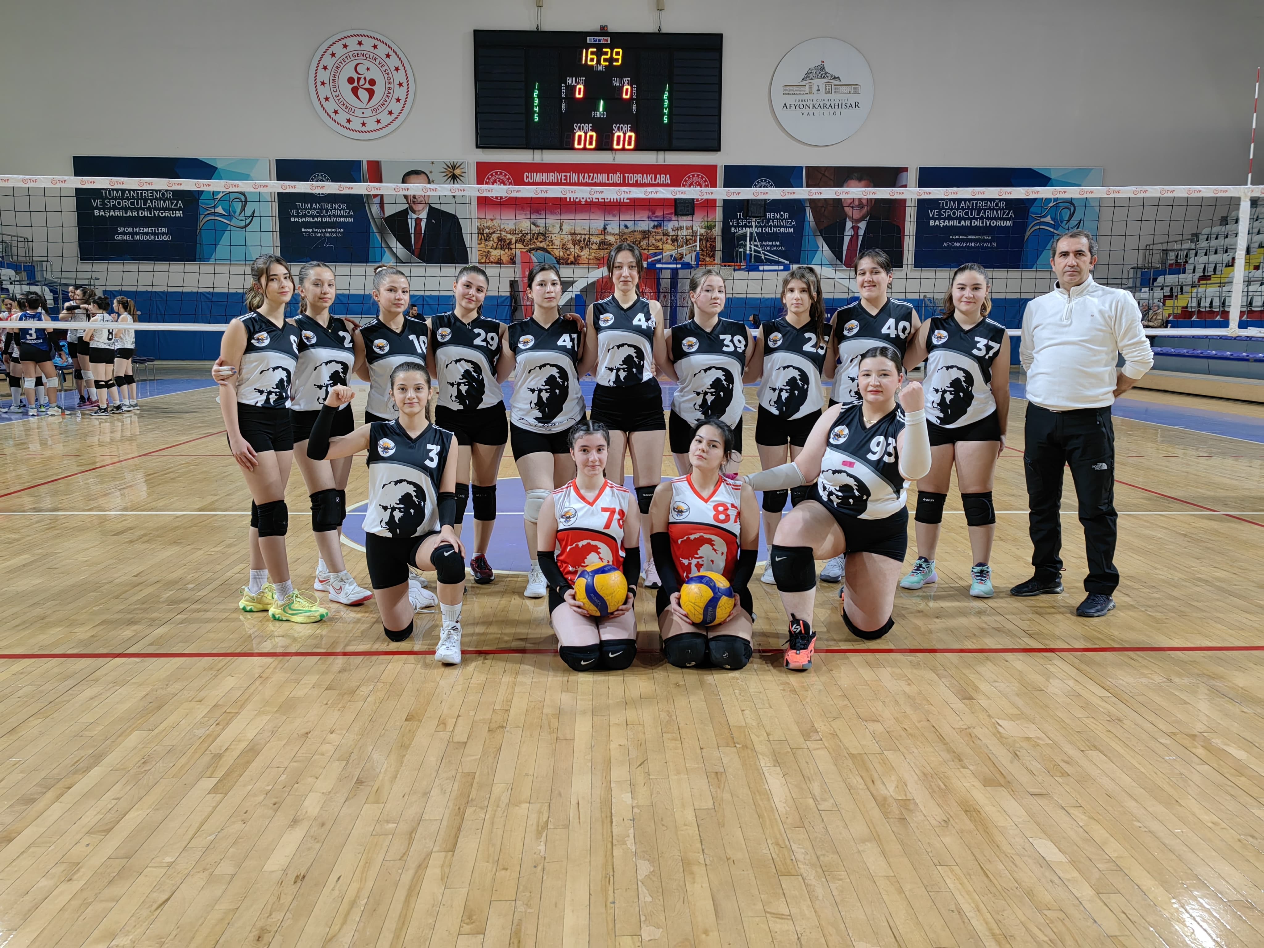 Kartal B Voleybol Takımı-1