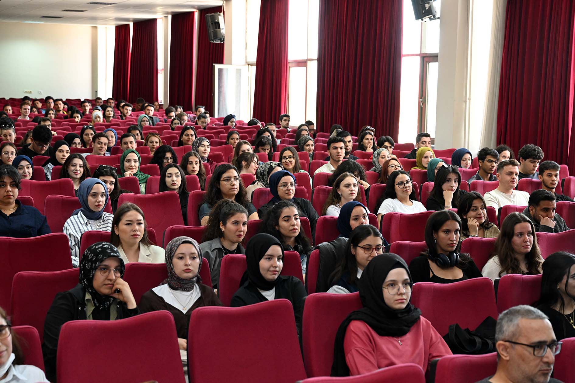 Akü'de Rehberli̇k Ve Psi̇koloji̇k Danişmanlikmevcut Durum Ve Geleceği̇