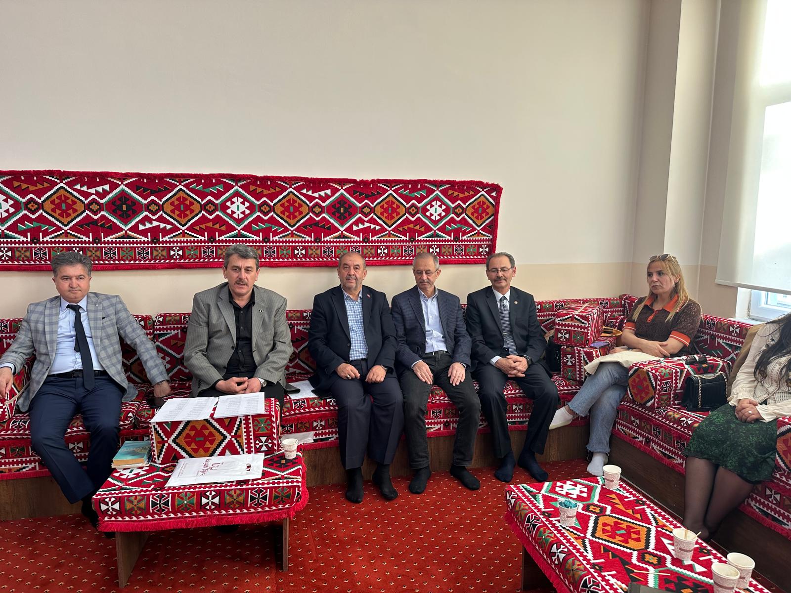 Edebi̇yat Akademi̇si̇ Etki̇nli̇kleri̇ Devam Edi̇yor1