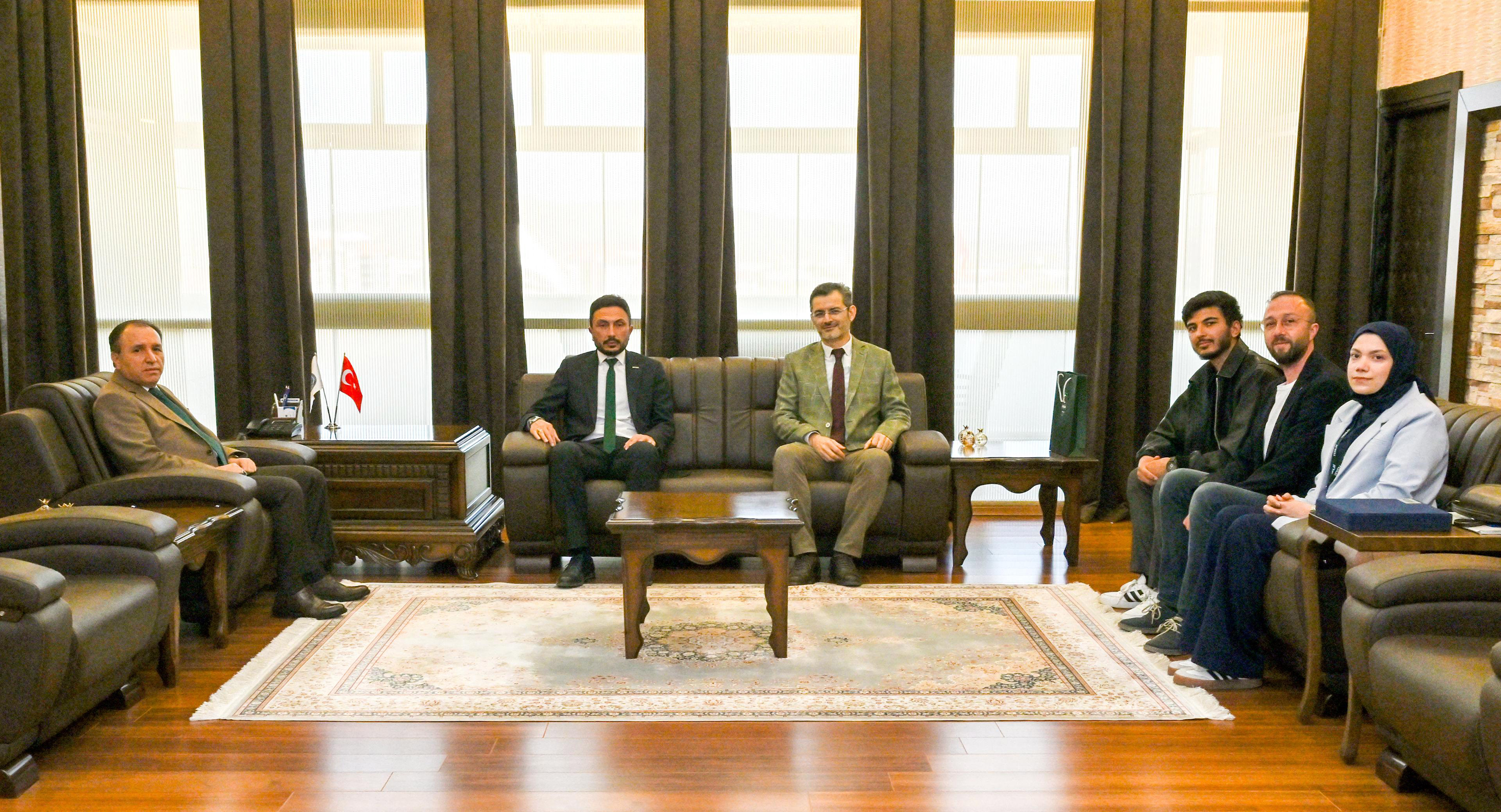 Yeşi̇lay Ve Akü’den Di̇ji̇tal Bağimlilik Paneli̇1