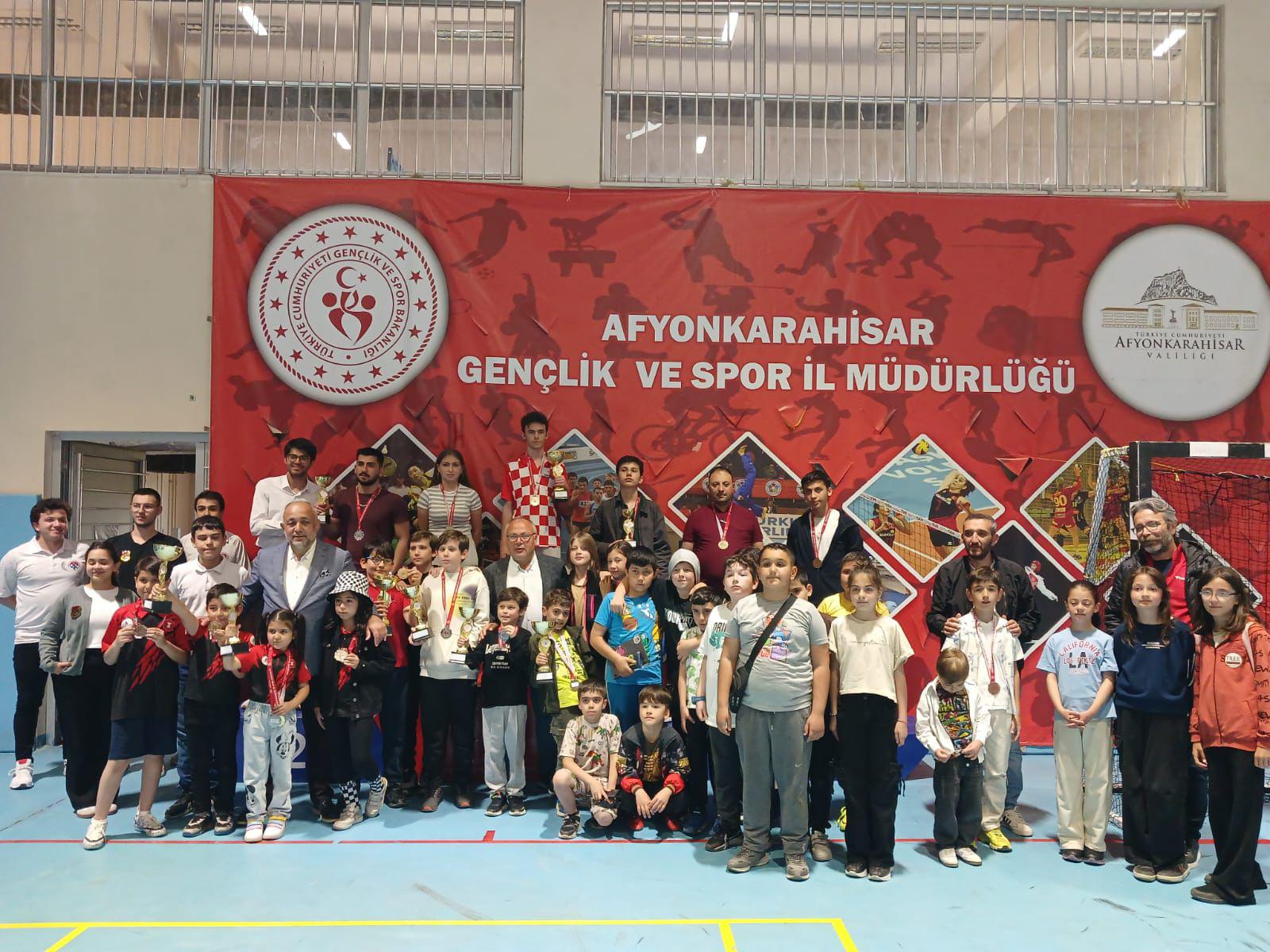 19 Mayis Satranç Müsabakalari Sona Erdi̇ 2