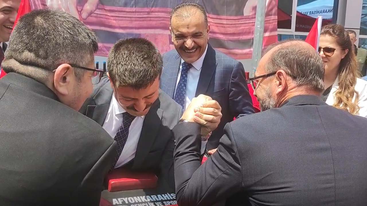 2 Rektör Okumuş İle Özel Kalemi̇n Mücedelesi̇-1