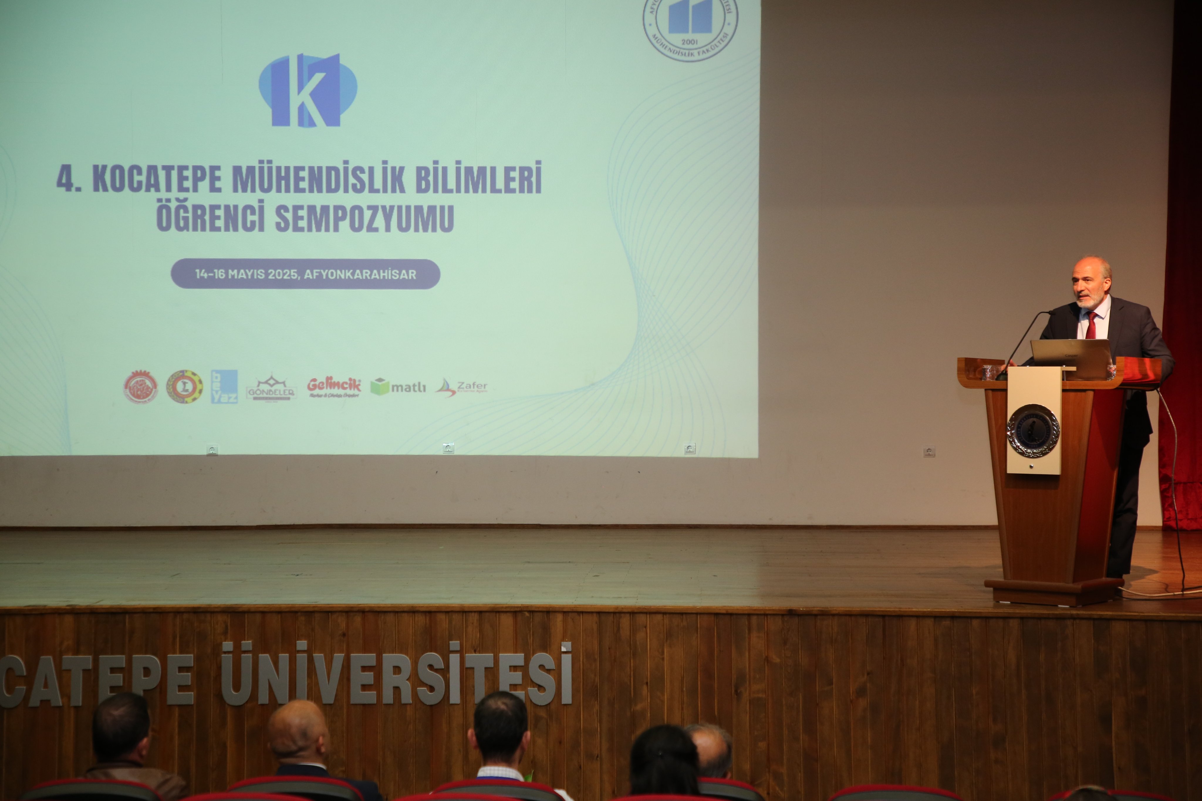 4. Kocatepe Mühendi̇sli̇k Bi̇li̇mleri̇ Öğrenci̇ Sempozyumu Başladi4