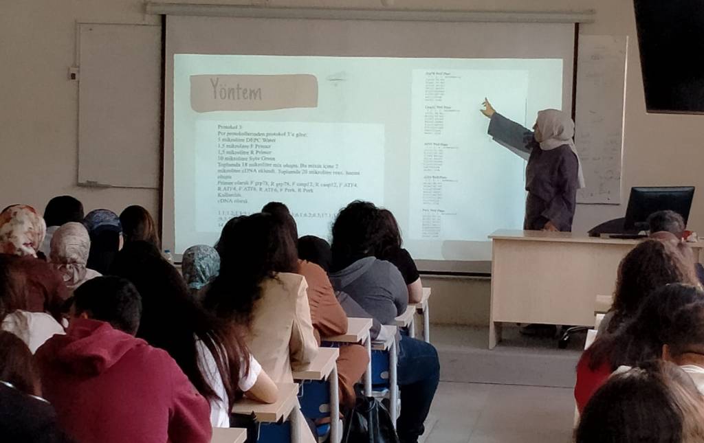 Afsü Eczacilik Tübi̇tak 2209 A Deneyi̇mleri̇ni̇ Anlatti1