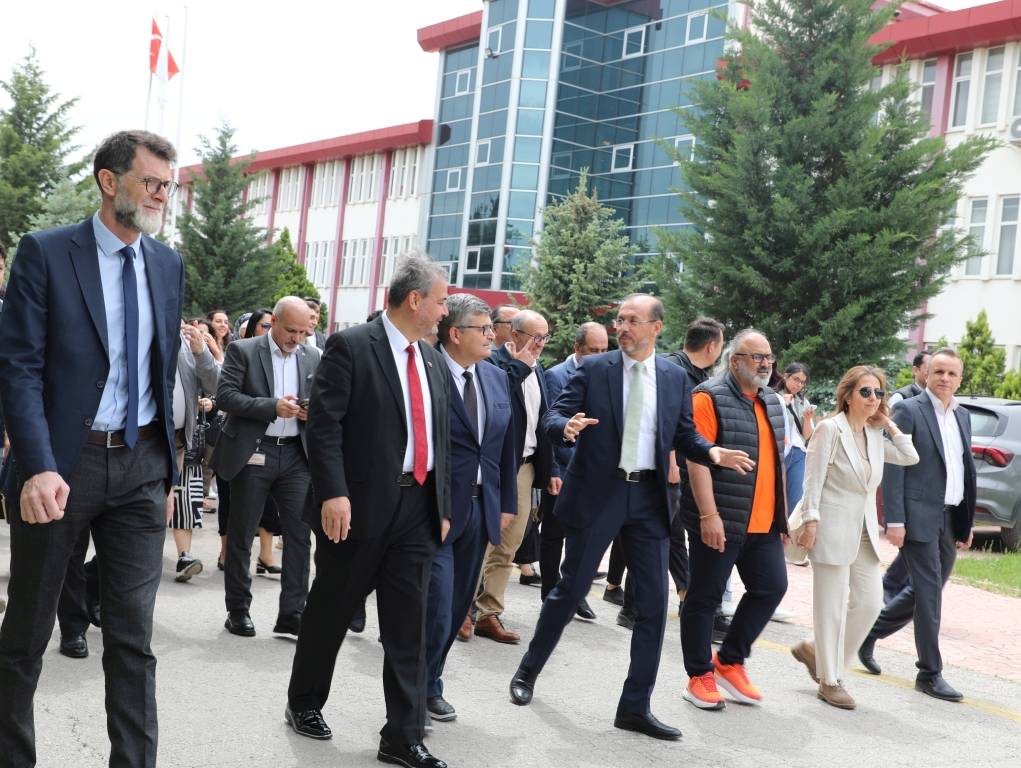 Afsü Gençfest 2025 Coşkuyla Başladi!