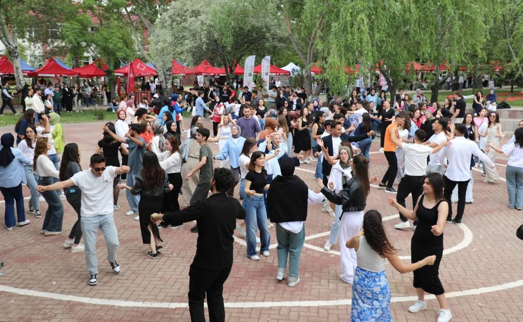 Afsü Gençfest 2025’İn İki̇nci̇ Gününde De Tempo Düşmedi̇78