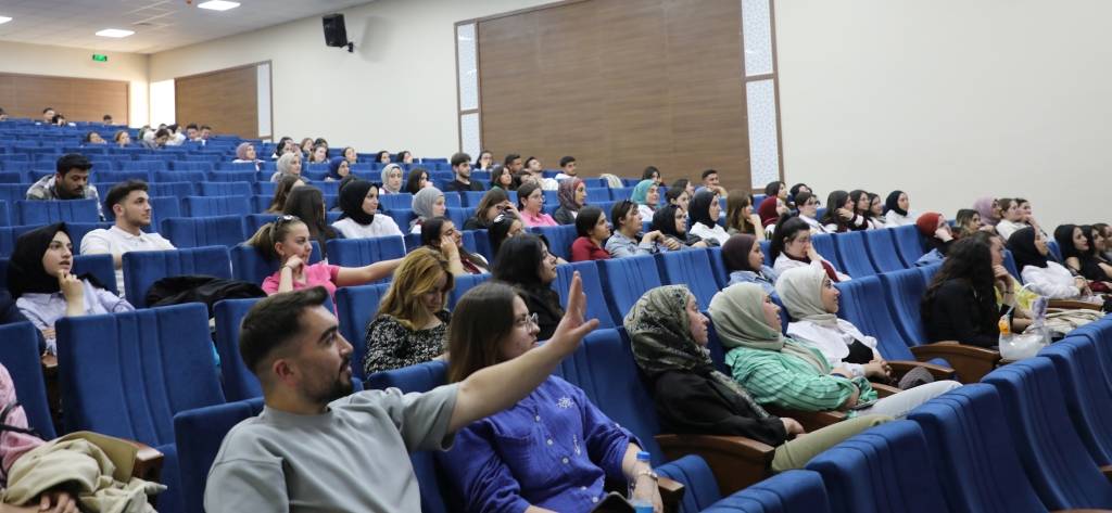 Afsü, Öğrenci̇leri̇ne Mesleki̇ Geli̇şi̇m Eği̇ti̇mi̇1
