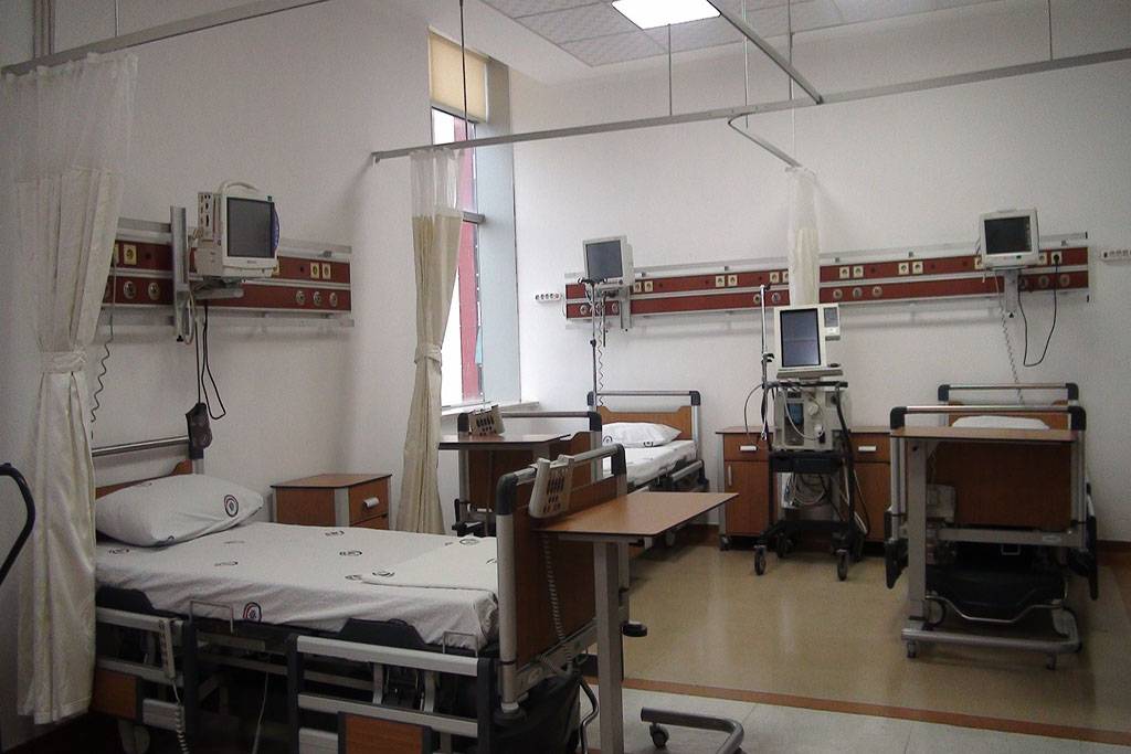Afsü’de Akci̇ğeri̇ne Badem Kaçan Hasta Başariyla Tedavi̇ Edi̇ldi̇