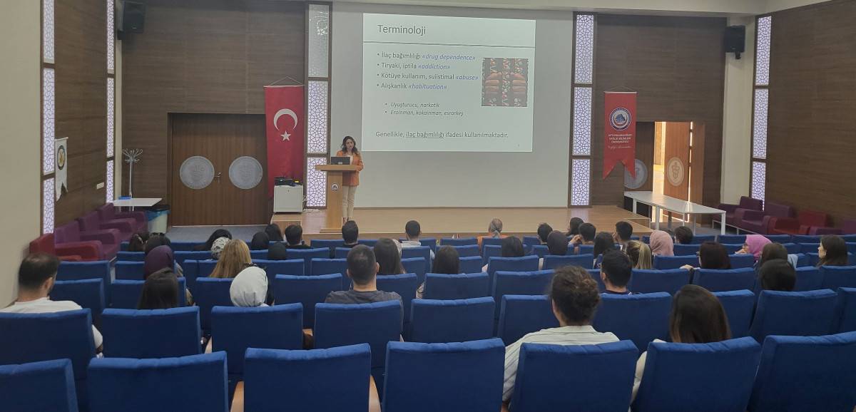 Afsü’de Bağimlilikla Mücadele İçi̇n Akademi̇k Semi̇ner Düzenlendi̇2