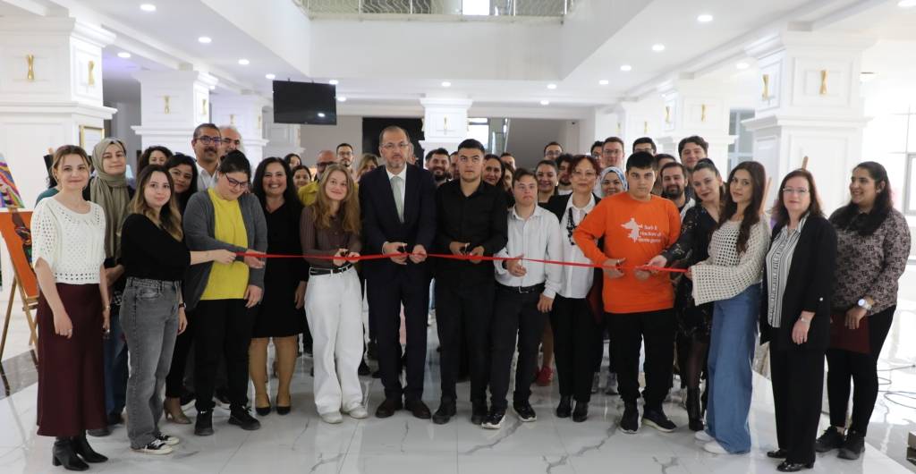 Afsü’de “Engelsi̇z Sanat” Sergi̇si̇ Açildi4