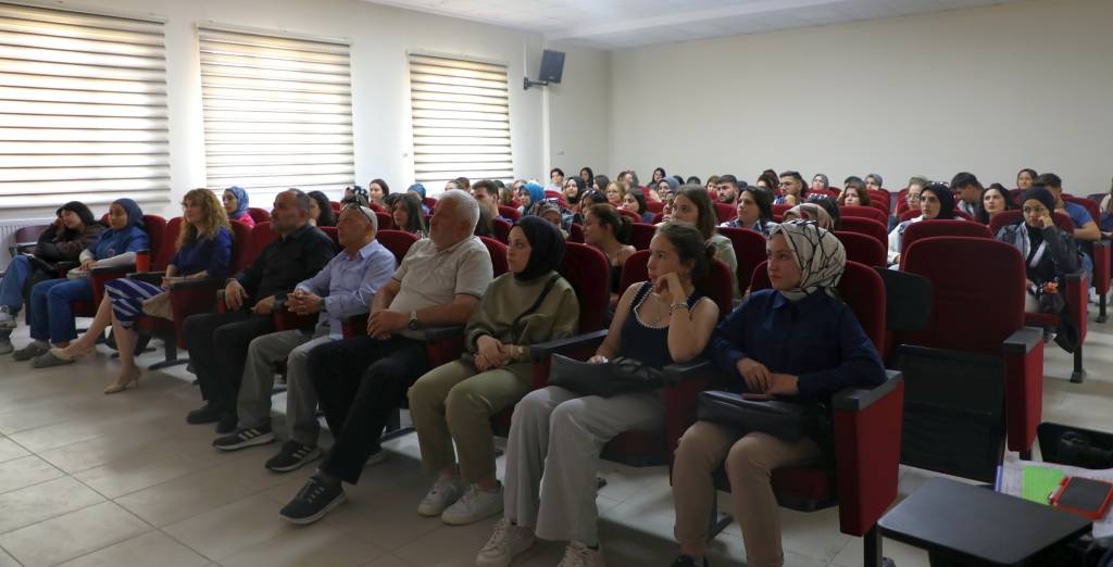 Afsü’de Öğrenci̇ Ve Mezunlar Bi̇r Araya Geldi̇87