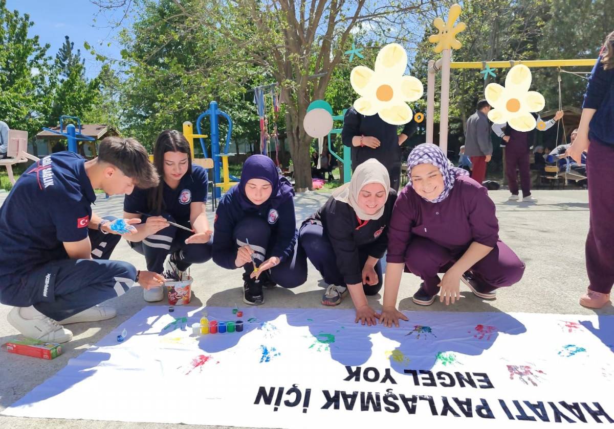 Afsü’den Anlamli Buluşma Öğrenci̇ler Özel Bi̇reylerle El Ele1