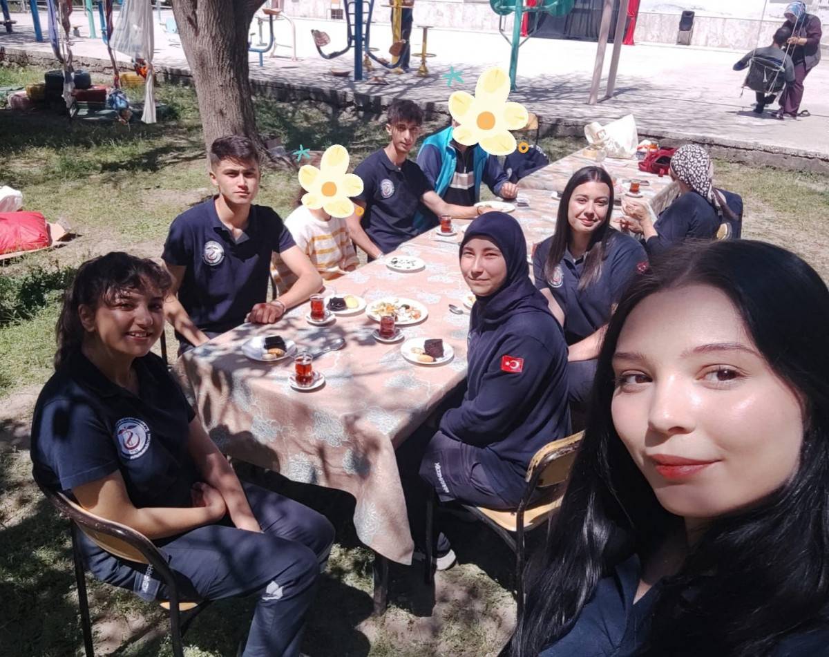 Afsü’den Anlamli Buluşma Öğrenci̇ler Özel Bi̇reylerle El Ele3