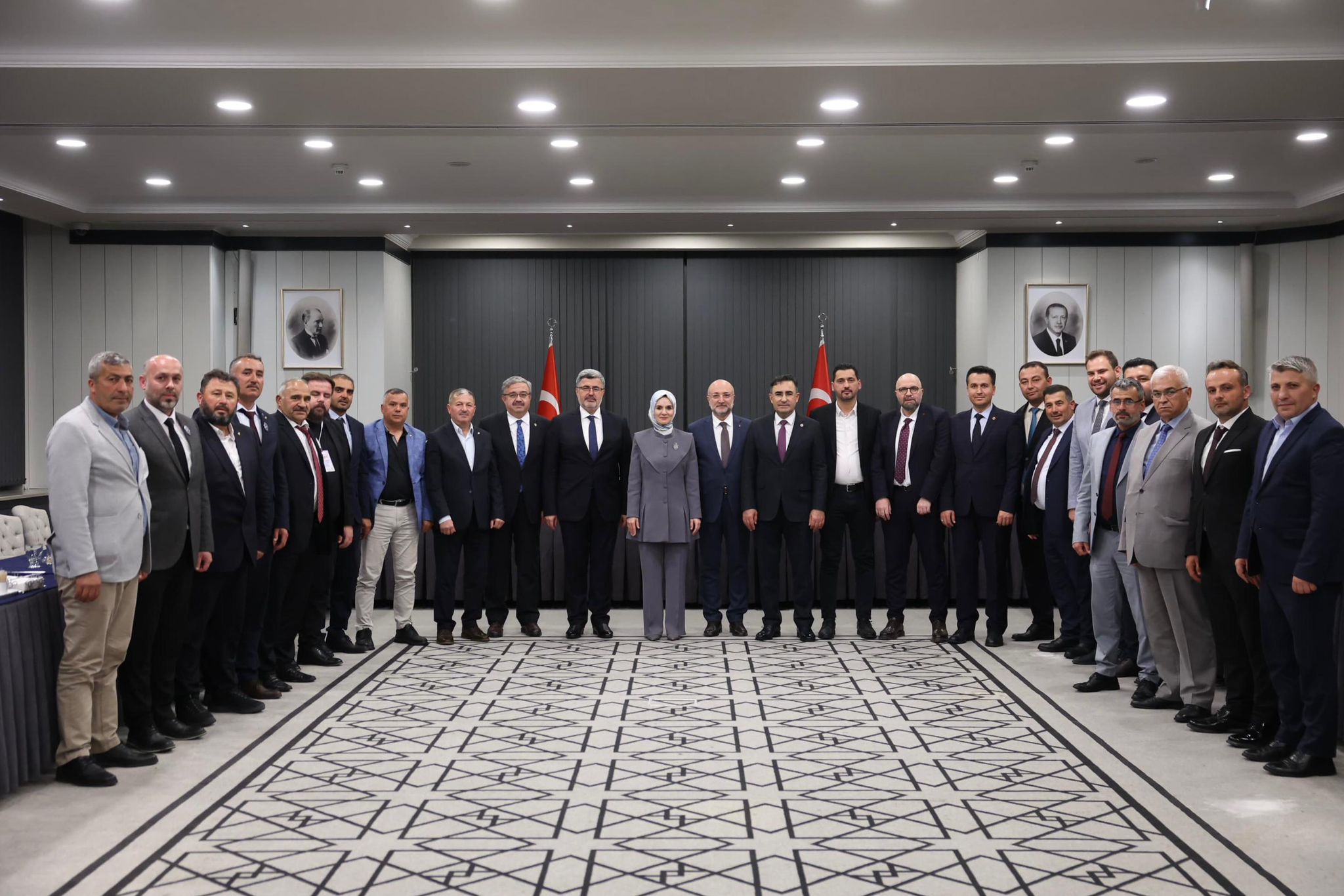 Afyon’a Yatirim Atağibakan Göktaş Başkanliğinda Toplanti Yapildi
