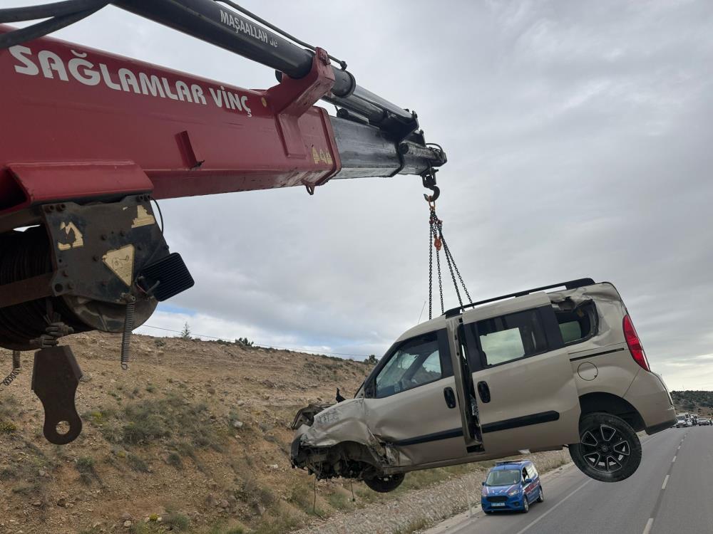 Afyon’da Feci̇ Kaza3 Ki̇şi̇ Yarali2 Kopya