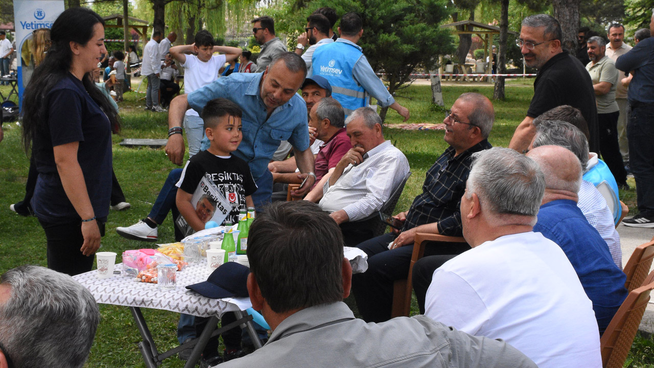 Afyon’da Yetim Çocuklara Bahar Neş