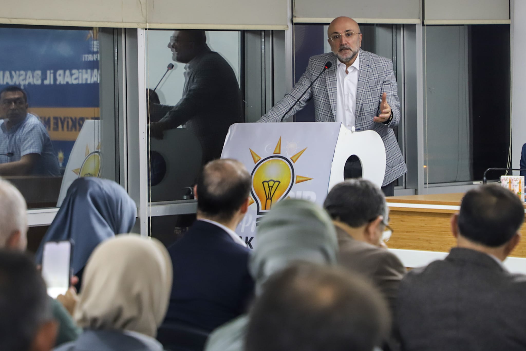 Ak Parti̇ Afyonkarahi̇sar Merkez İlçe Danişma Mecli̇si̇ Toplandi