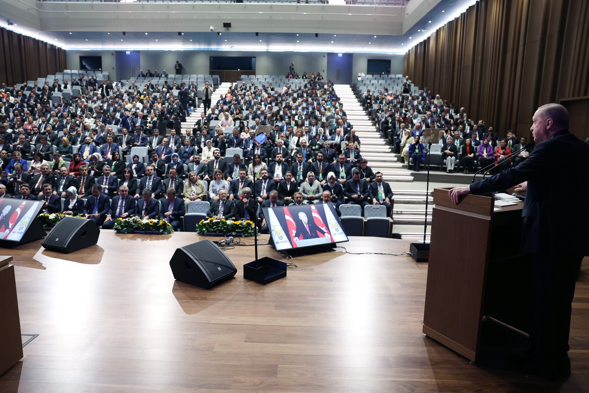 Ak Parti̇ Heyeti̇ 171. İl Başkanlari Toplantisi’nda Ne Mesaj Verdi̇8
