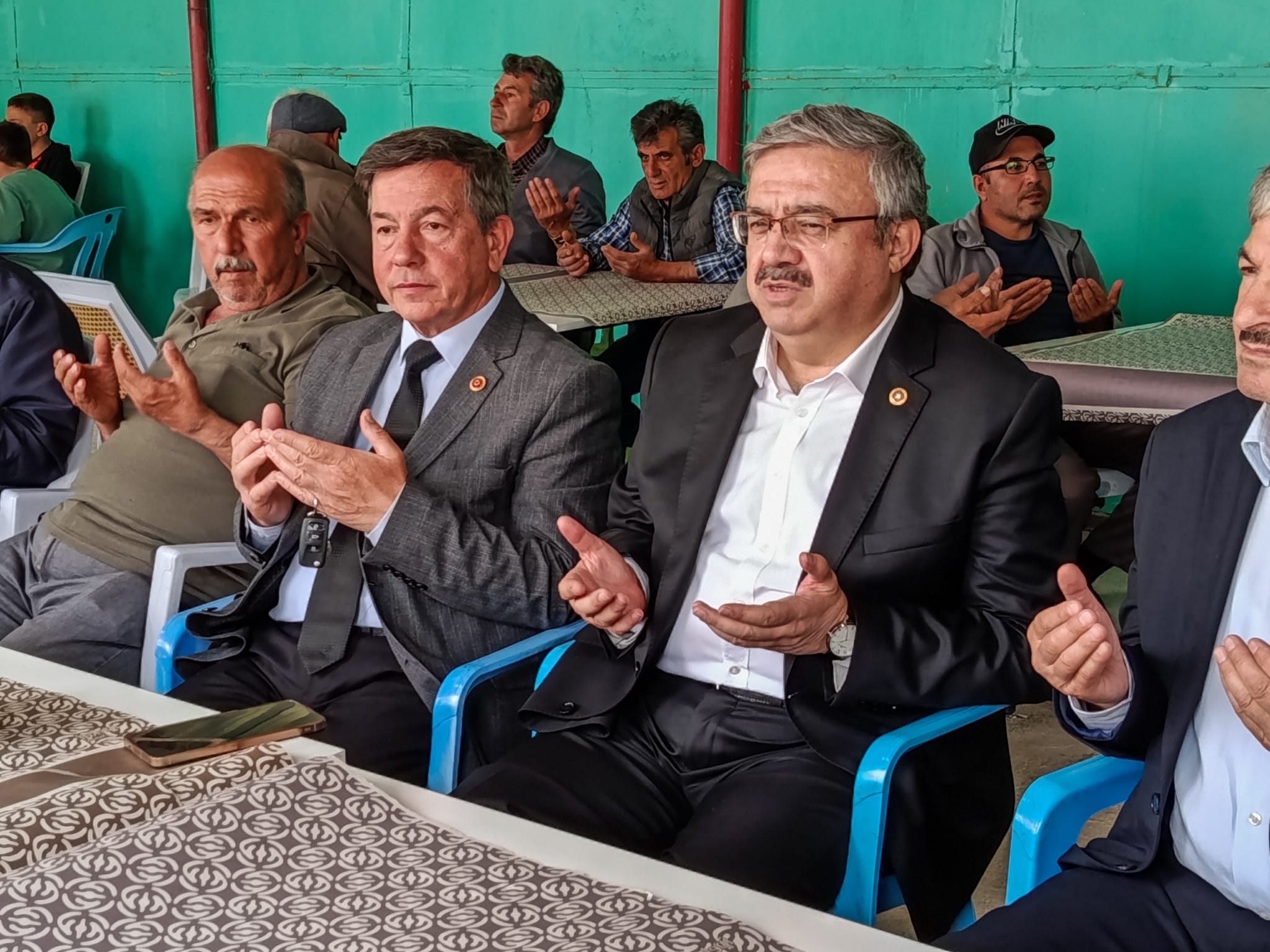 Ak Parti̇ Heyeti̇, Köylerdeki̇ Hidirellez Şenli̇kleri̇ne Katildi
