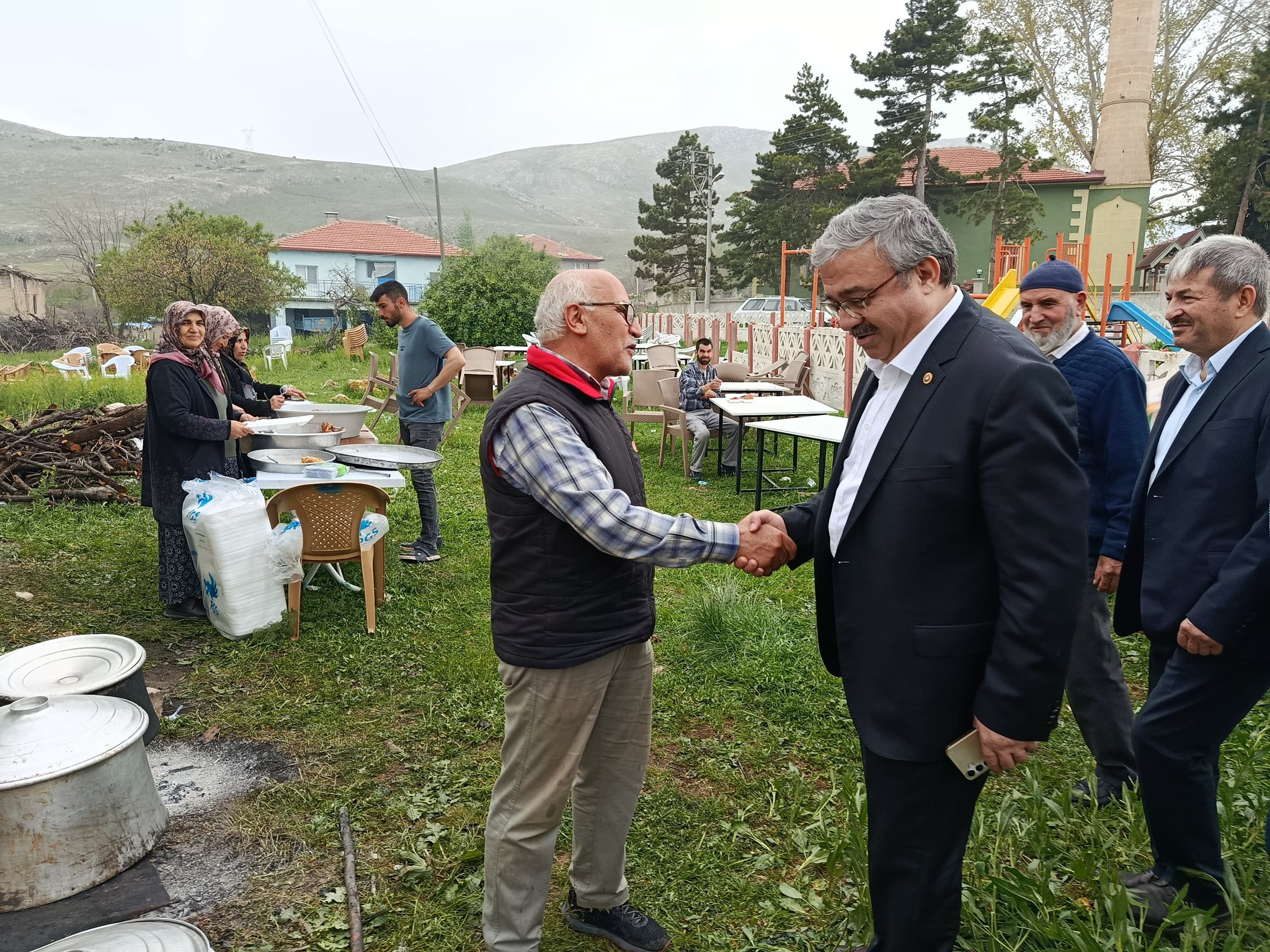 Ak Parti̇ Heyeti̇, Köylerdeki̇ Hidirellez Şenli̇kleri̇ne Katildi4