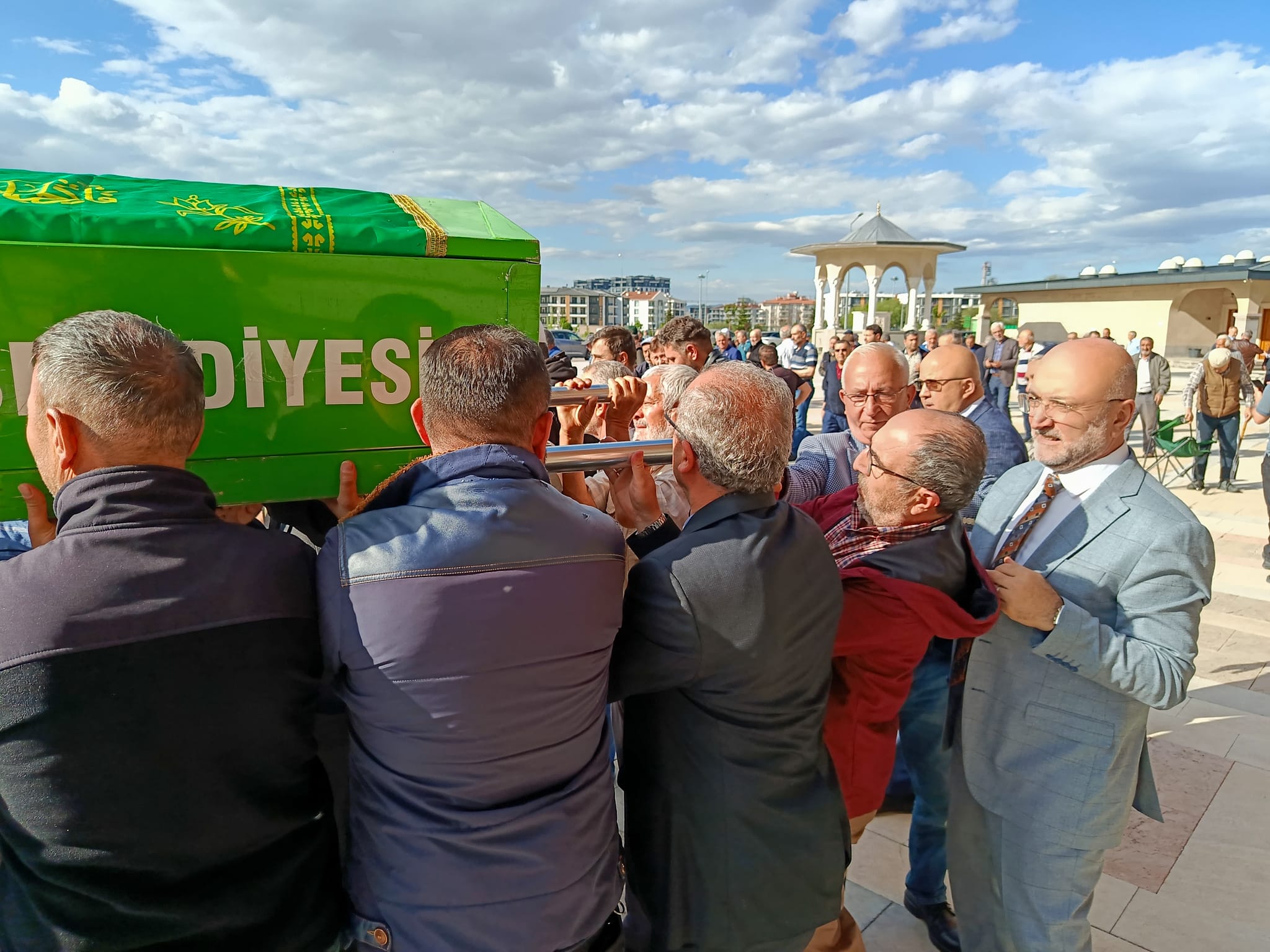 Ak Parti̇ Heyeti̇, Paşa Cami̇i̇'nde Cenaze Namazina Katildi2