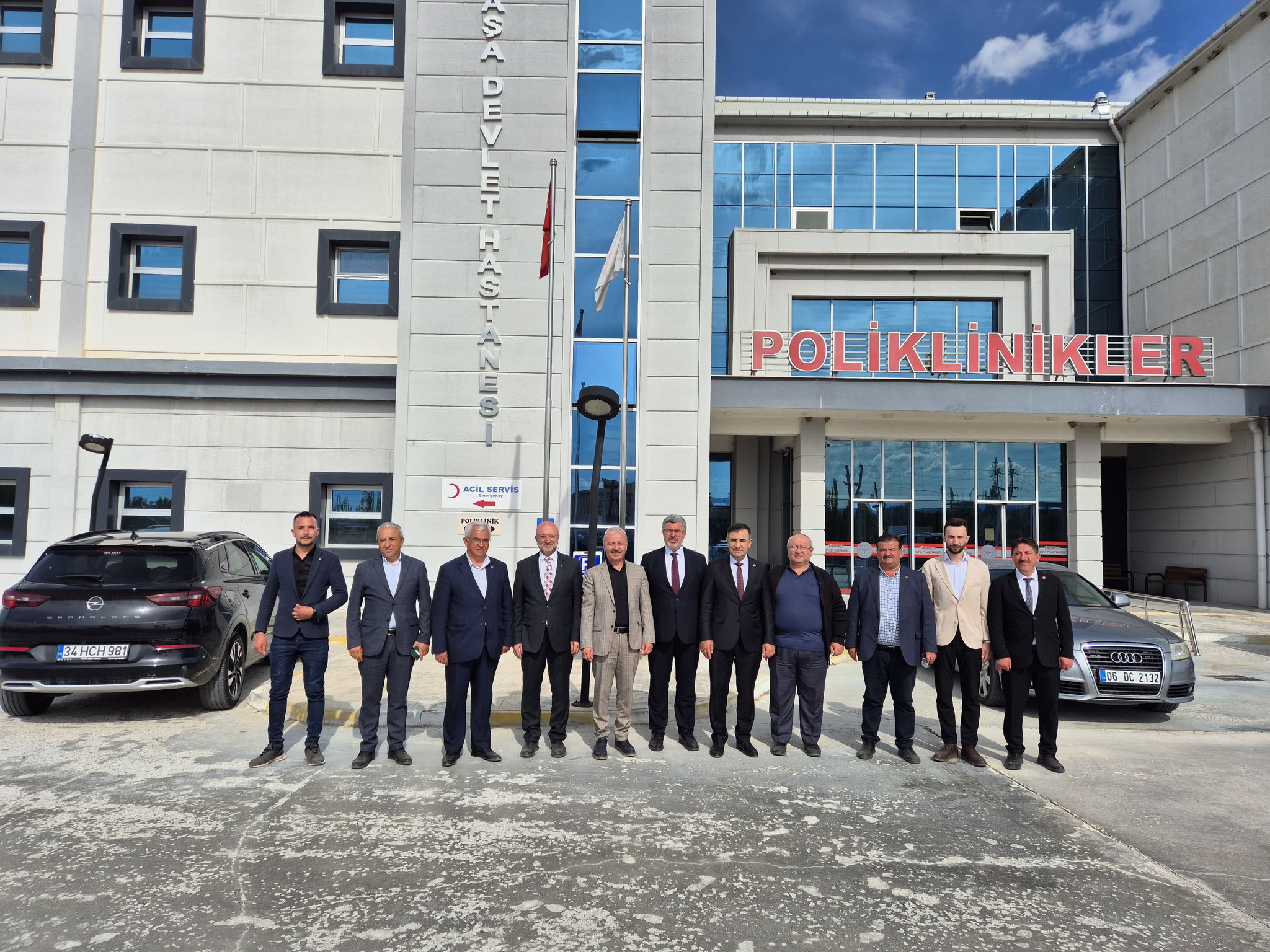 Ak Parti̇ Heyeti̇, Si̇nanpaşa Devlet Hastanesi̇’ni̇ Zi̇yaret Etti̇