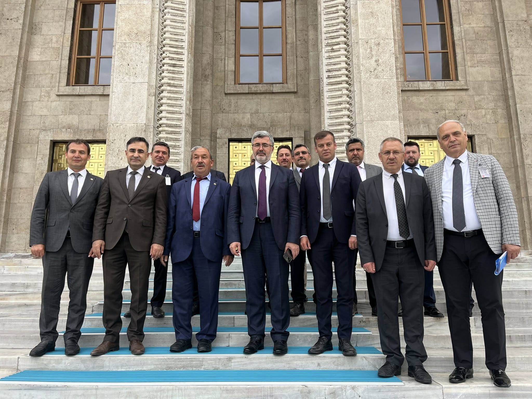 Ak Parti̇ Heyeti̇nden Tbmm’de Önemli̇ Görüşme (3)
