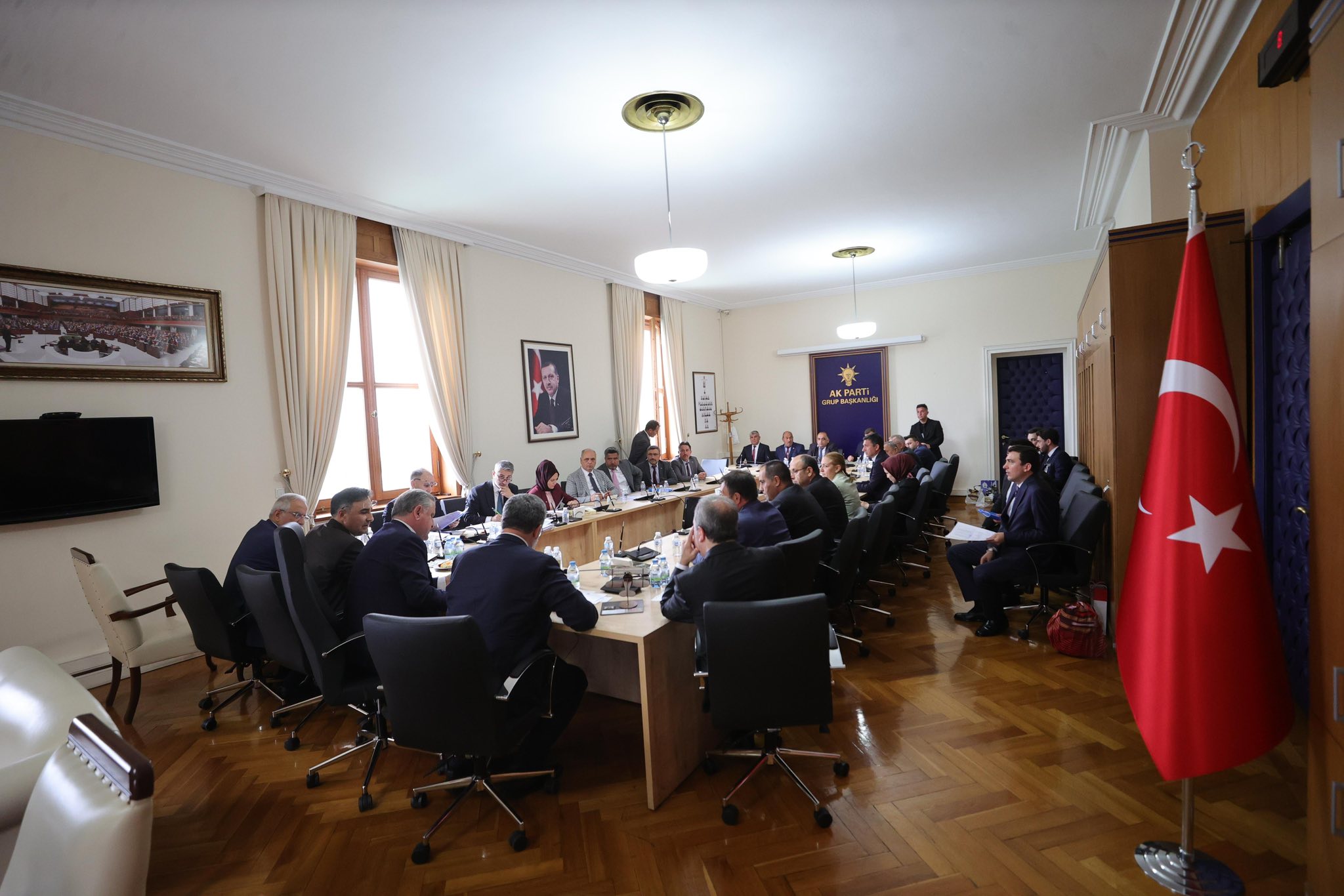 Ak Parti̇ Heyeti̇nden Tbmm’de Önemli̇ Görüşme (4)