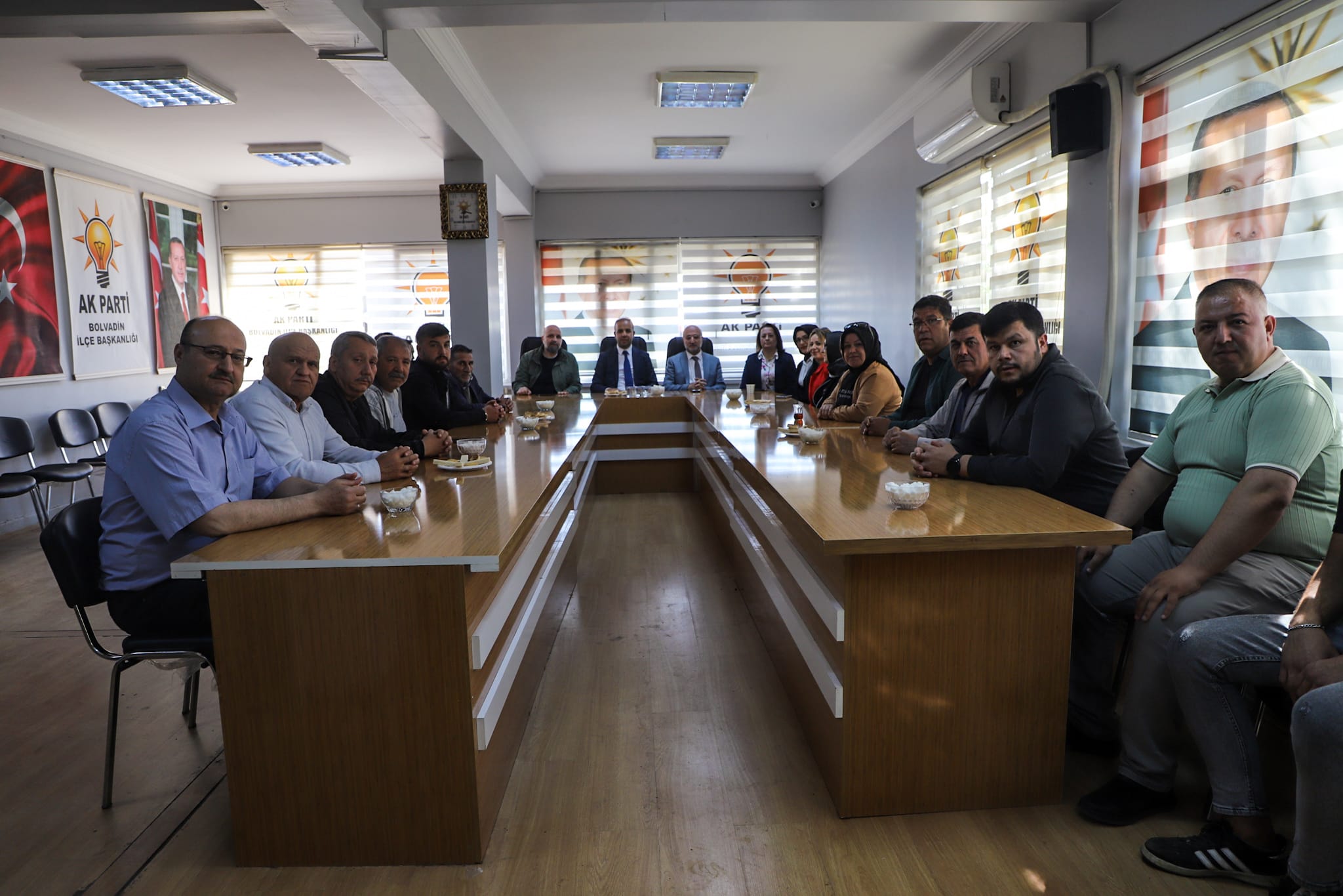 Ak Parti̇ İl Başkanliği, İlçe Teşki̇latlariyla Neden Görüştü Bolvadinn-1