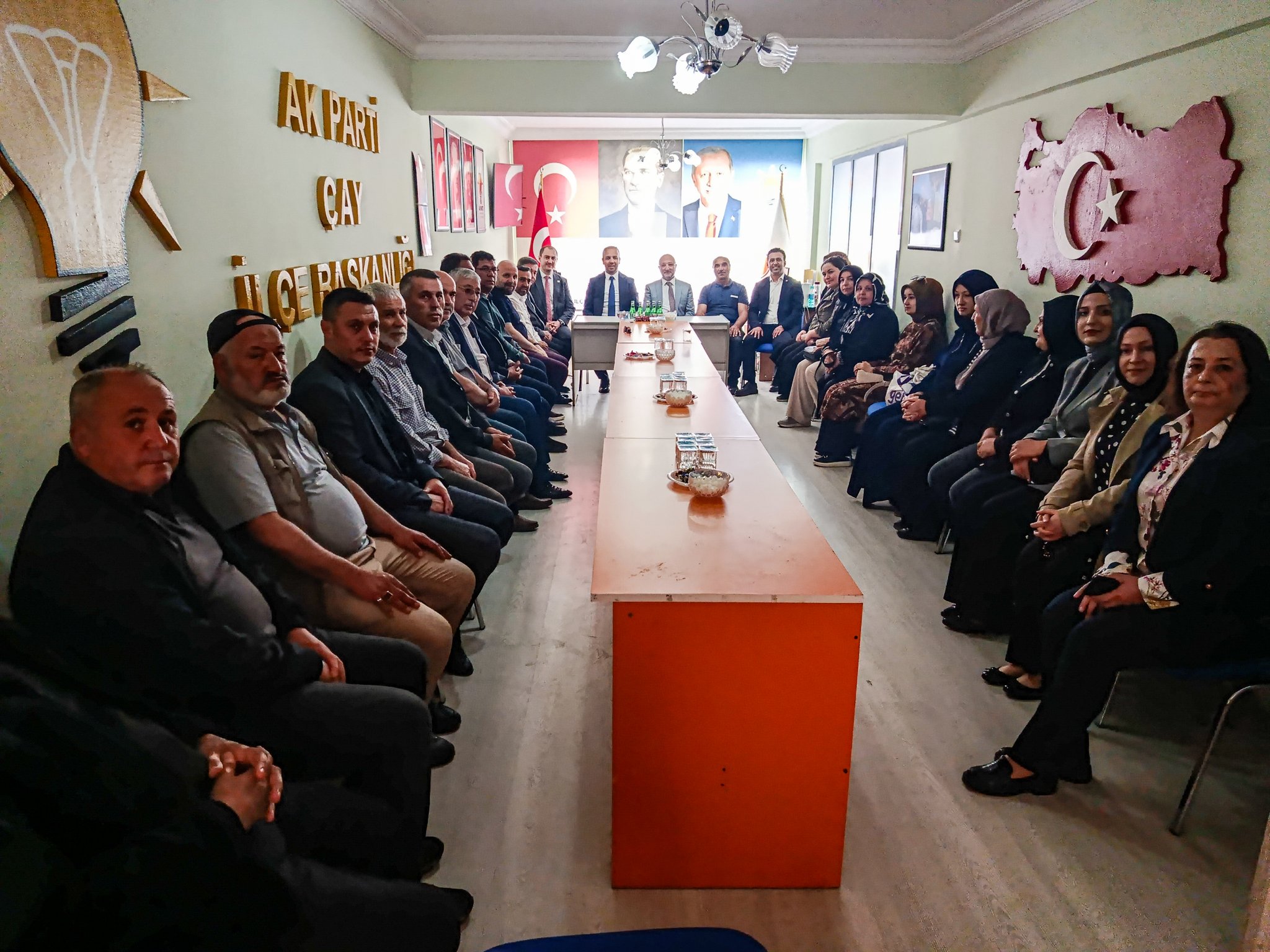 Ak Parti̇ İl Başkanliği, İlçe Teşki̇latlariyla Neden Görüştü Çay-1