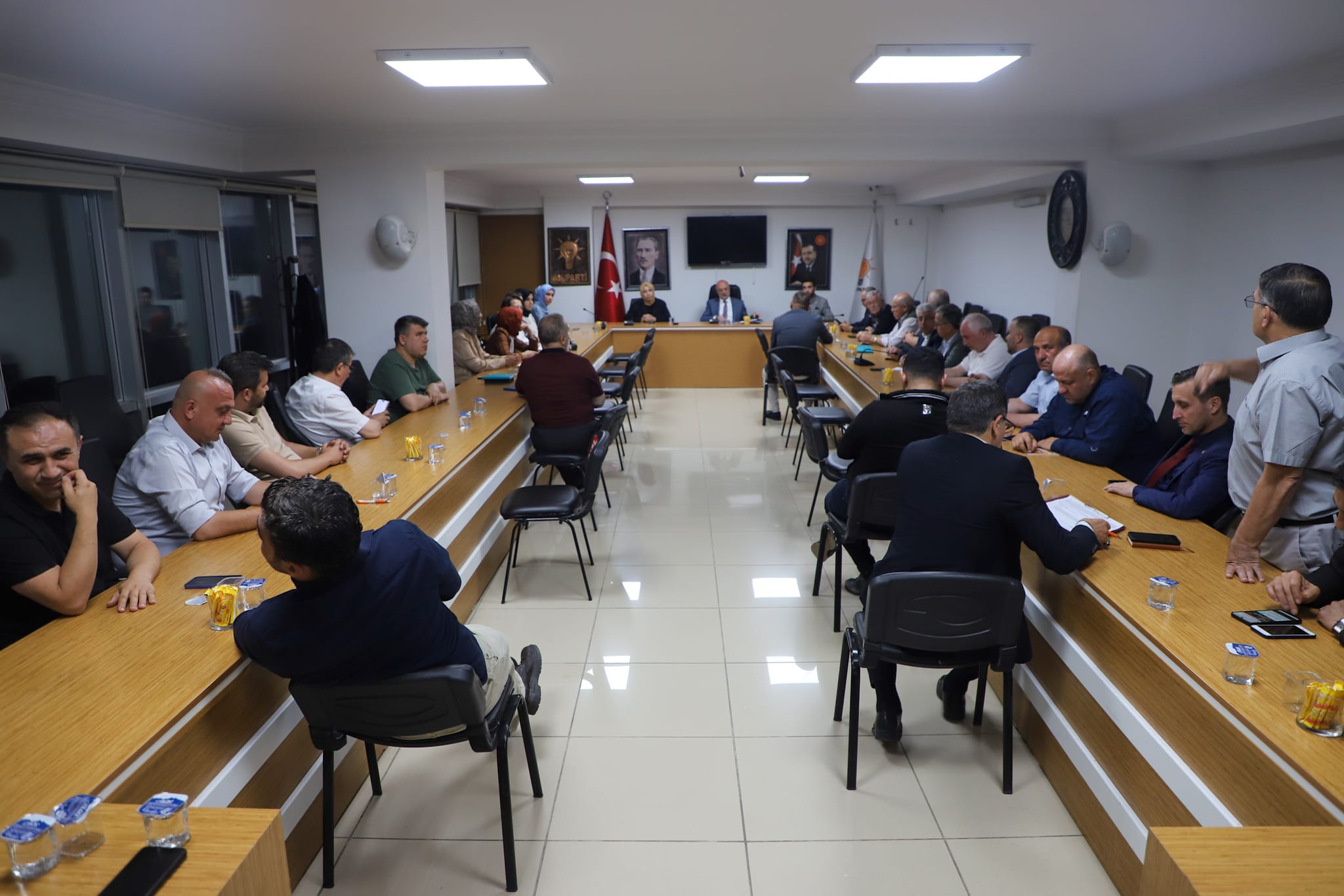 Ak Parti̇ İl Başkanliğindan Yoğun Mesai̇3