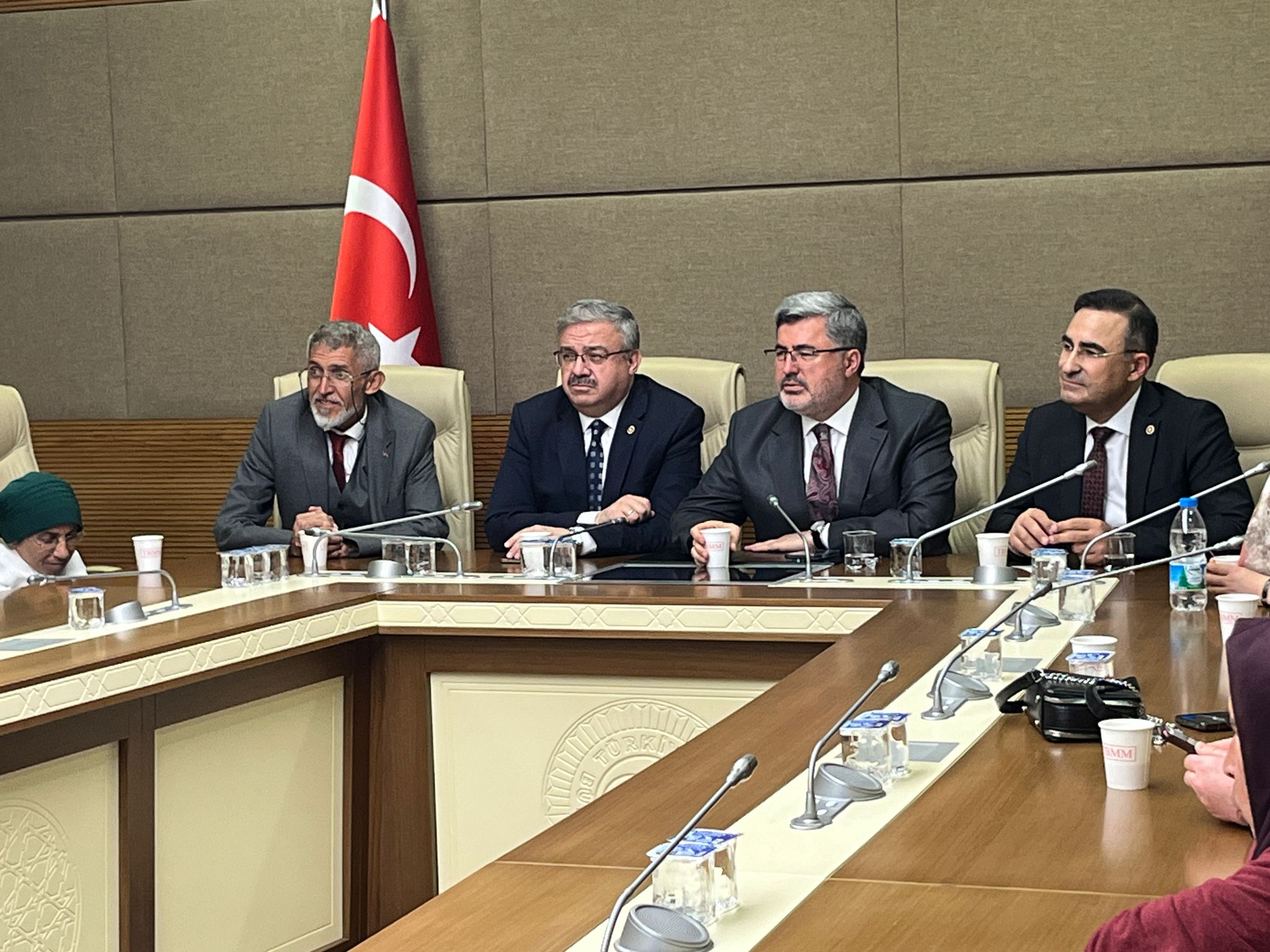 Ak Parti̇li̇ Veki̇ller, Engelli̇ Bi̇reylerle Tbmm’de Ne Görüştü1