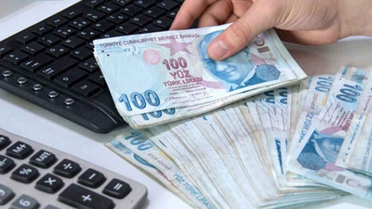 Akbank Emeklilere Dev Jestini Acikladi 17 500 Tl Nakit Odeme Aninda Verilecek 50301-1