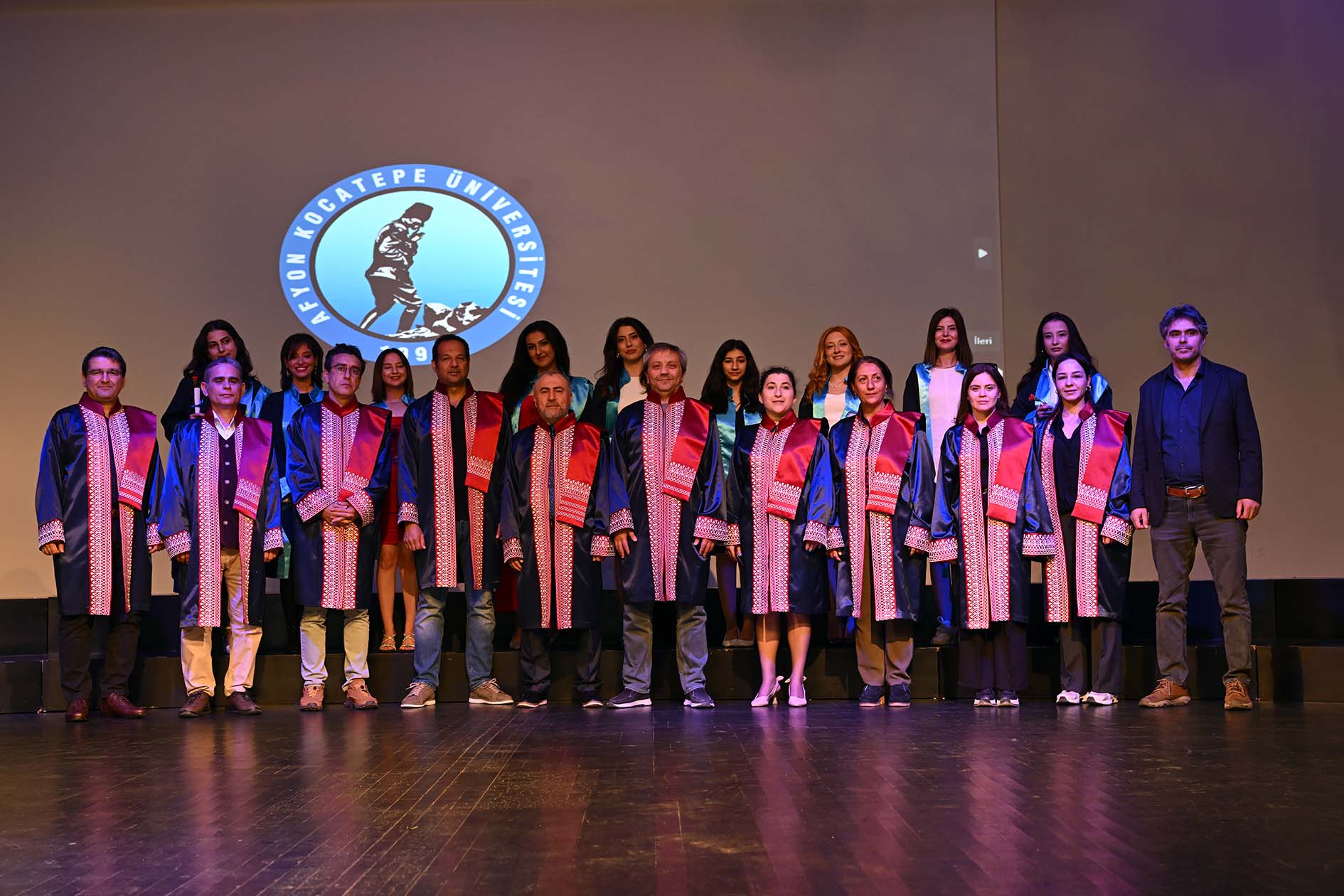 Akü 2025 Mezuni̇yet Törenleri̇ Başladi1