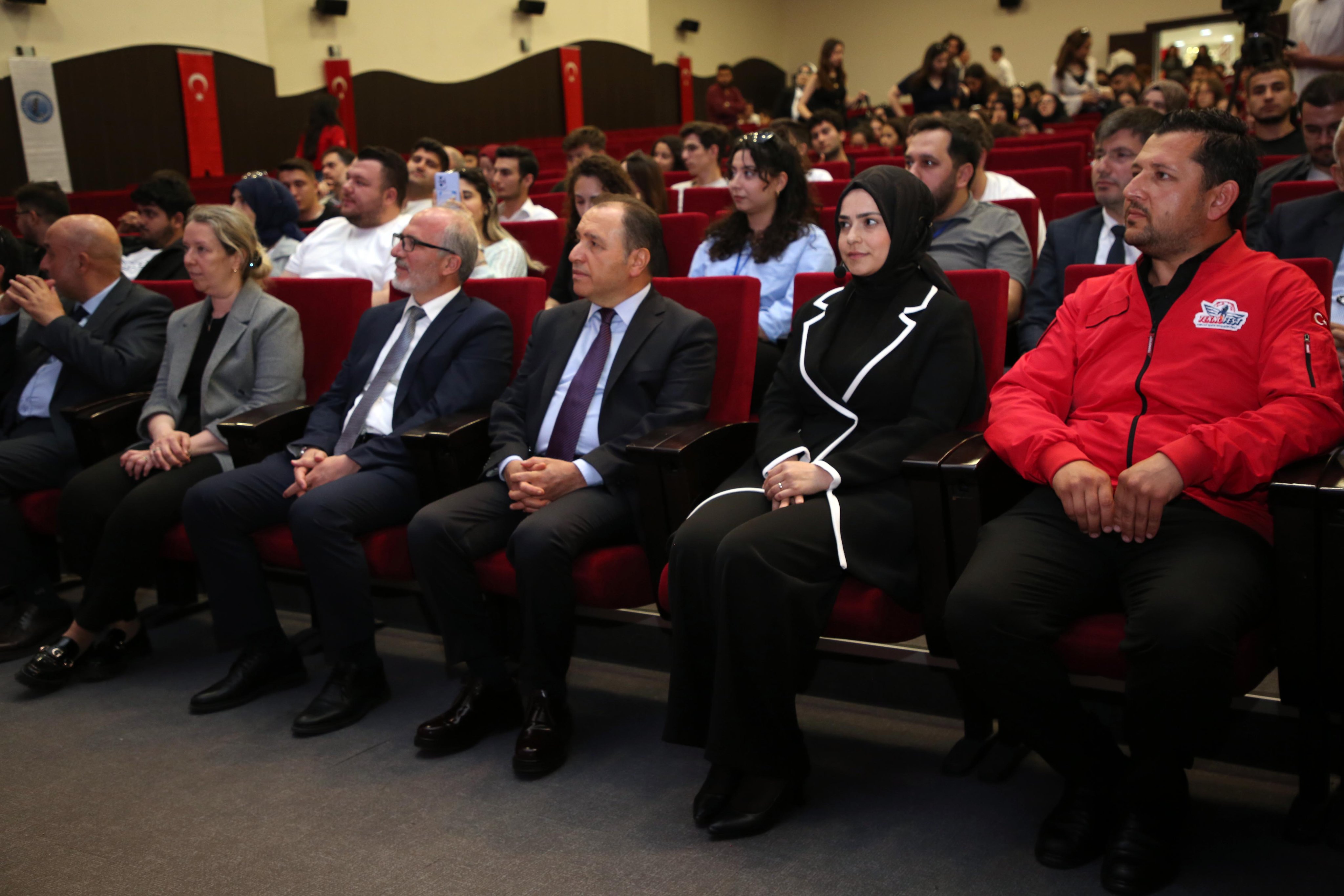 Akü’ De “Mi̇lli̇ Teknoloji̇ Hamlesi̇ Ve Gençli̇ği̇n Rolü” Anlatildi3