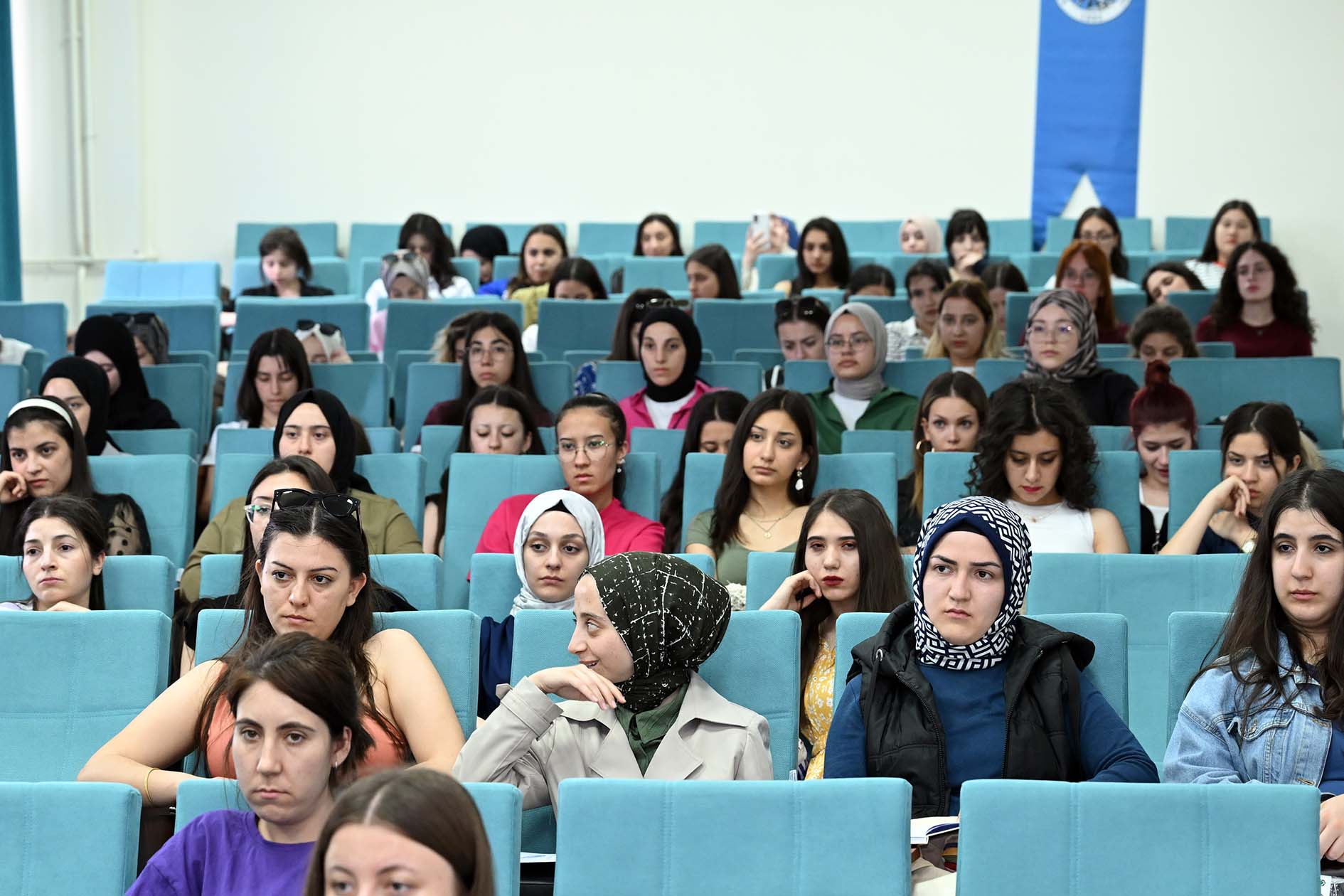 Akü Myo’da Çocuk Sağliği Ve İlk Yardim Semi̇neri̇1