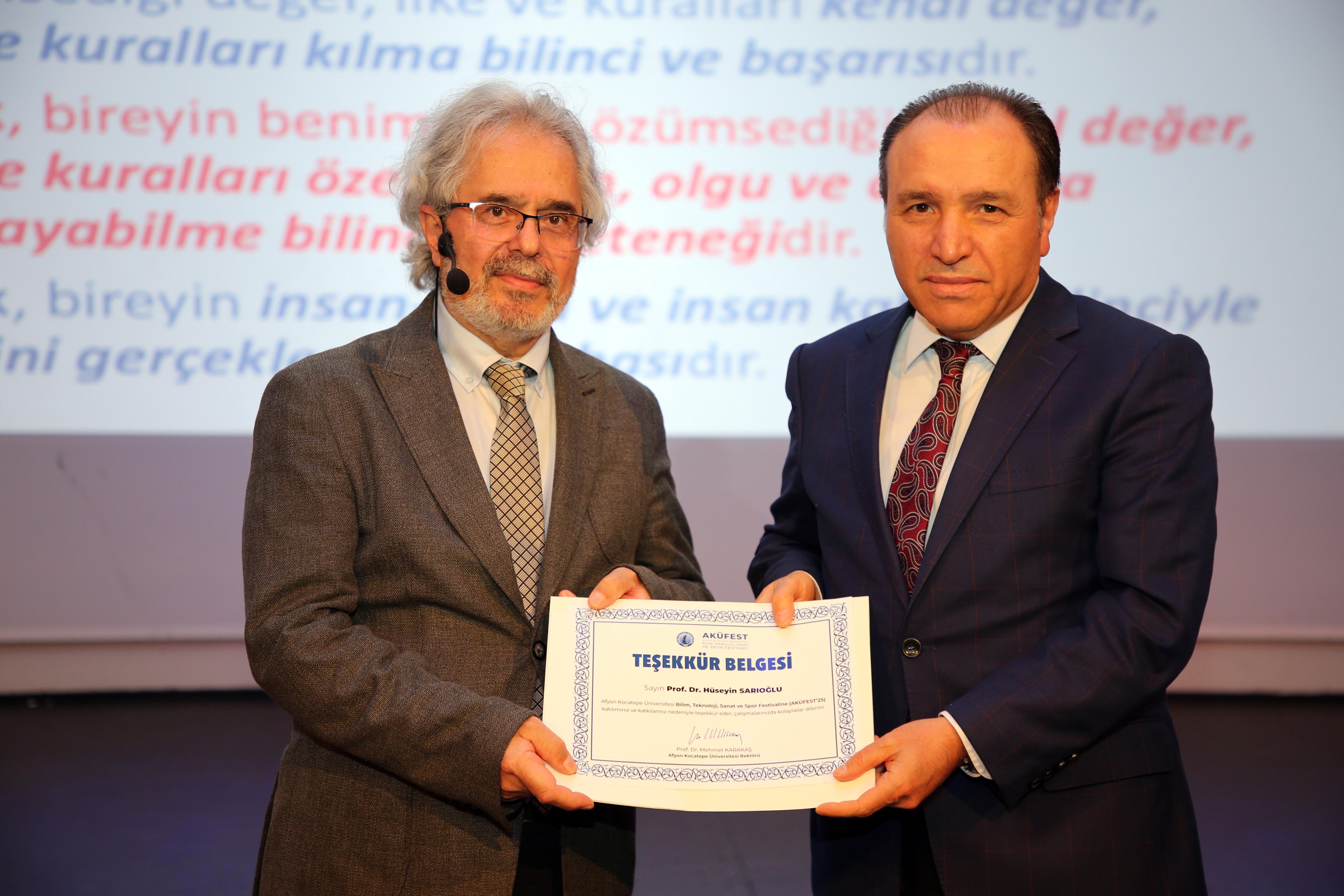 Akü’de “Di̇ji̇talleşme, İnsan Ve Ahlak”I Anlatildi 5