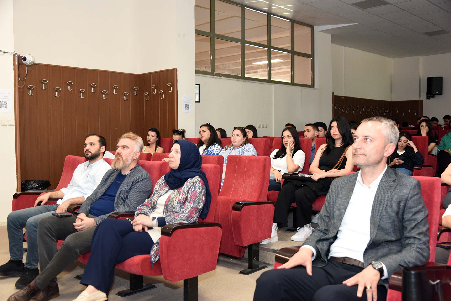 Akü'de Fi̇nans Sektörü Konuşuldu (1)