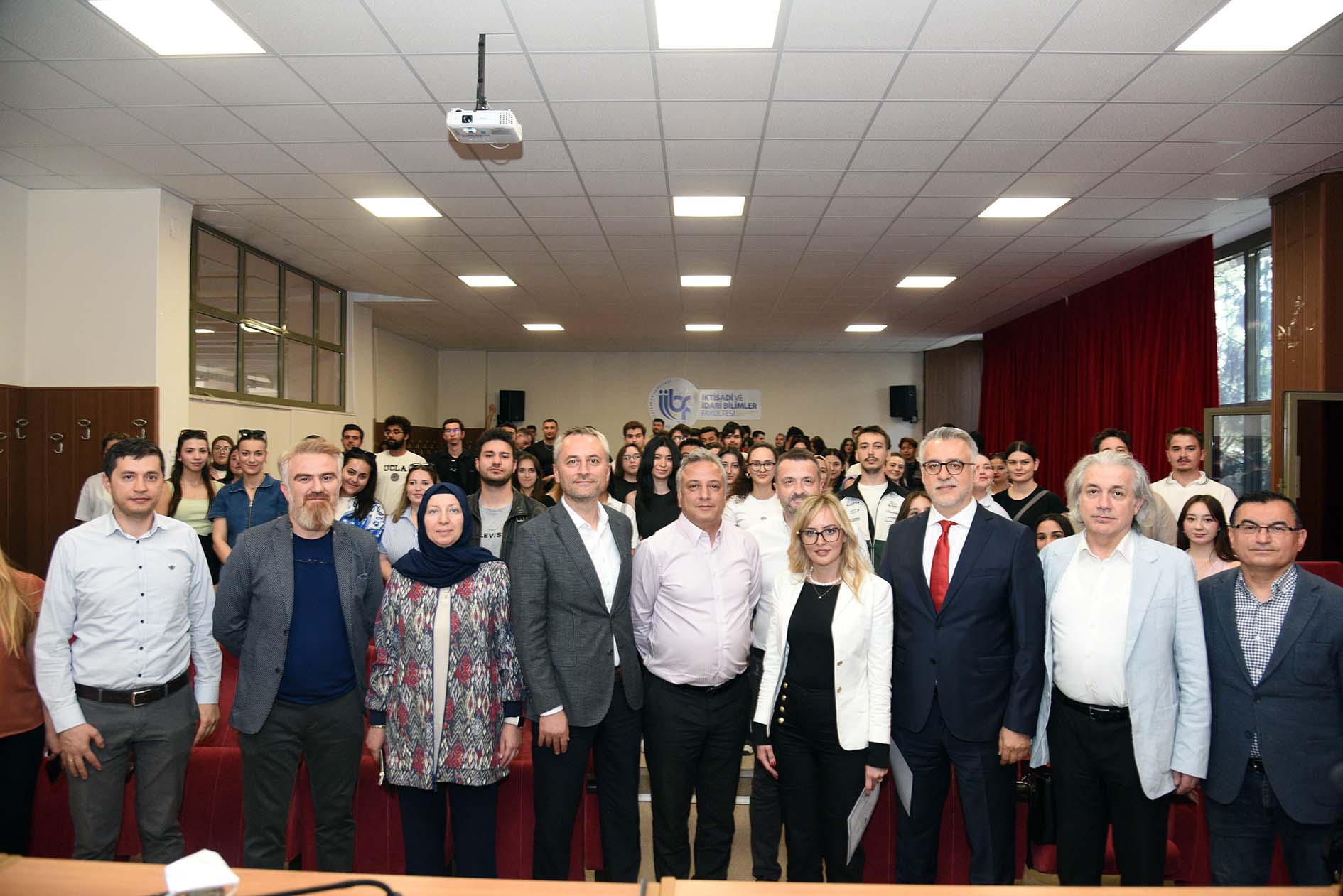 Akü'de Fi̇nans Sektörü Konuşuldu (4)