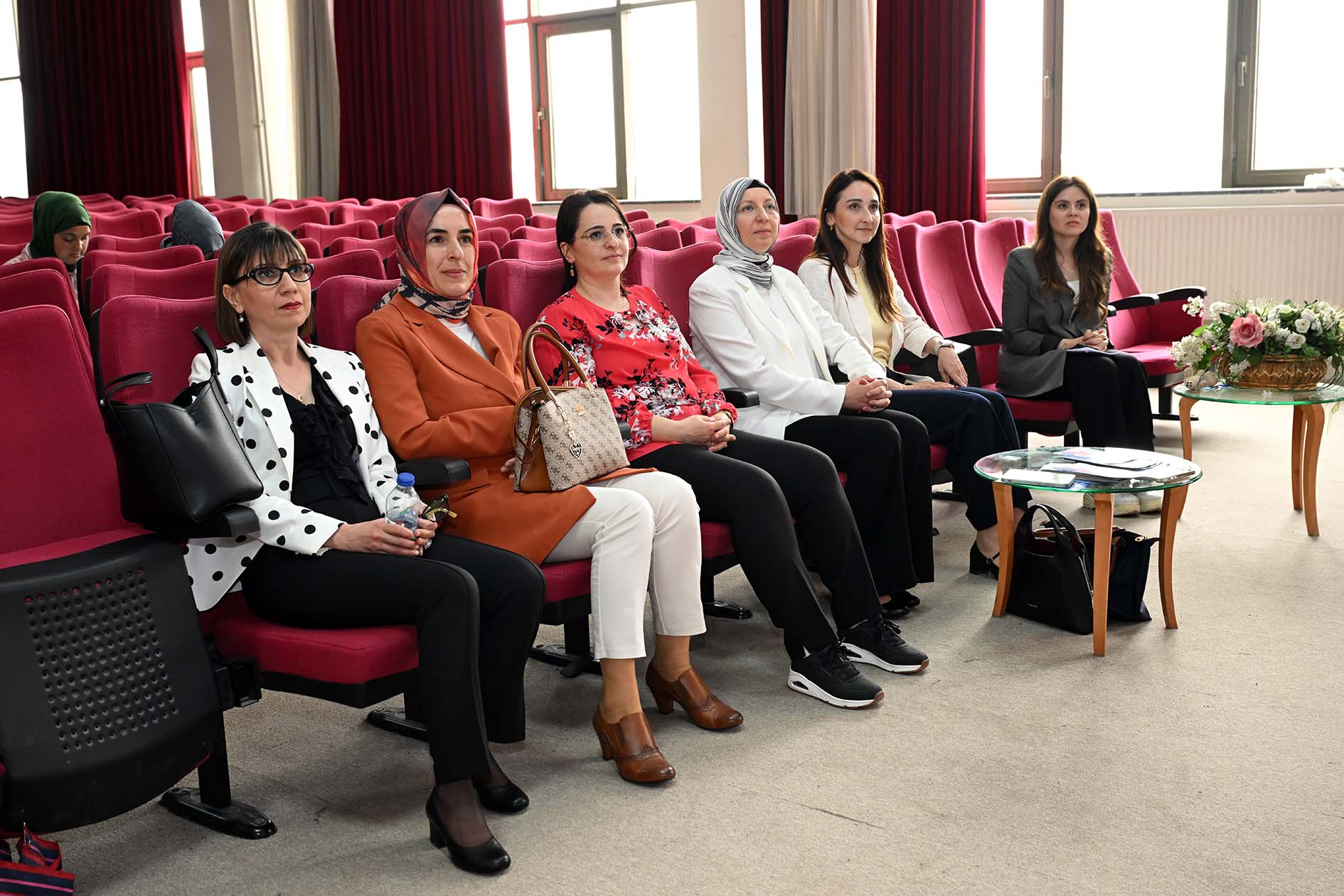 Akü’de “Kadin Ve Ci̇nsel Sağlik” Paneli̇ Gerçekleşti̇ri̇ldi̇