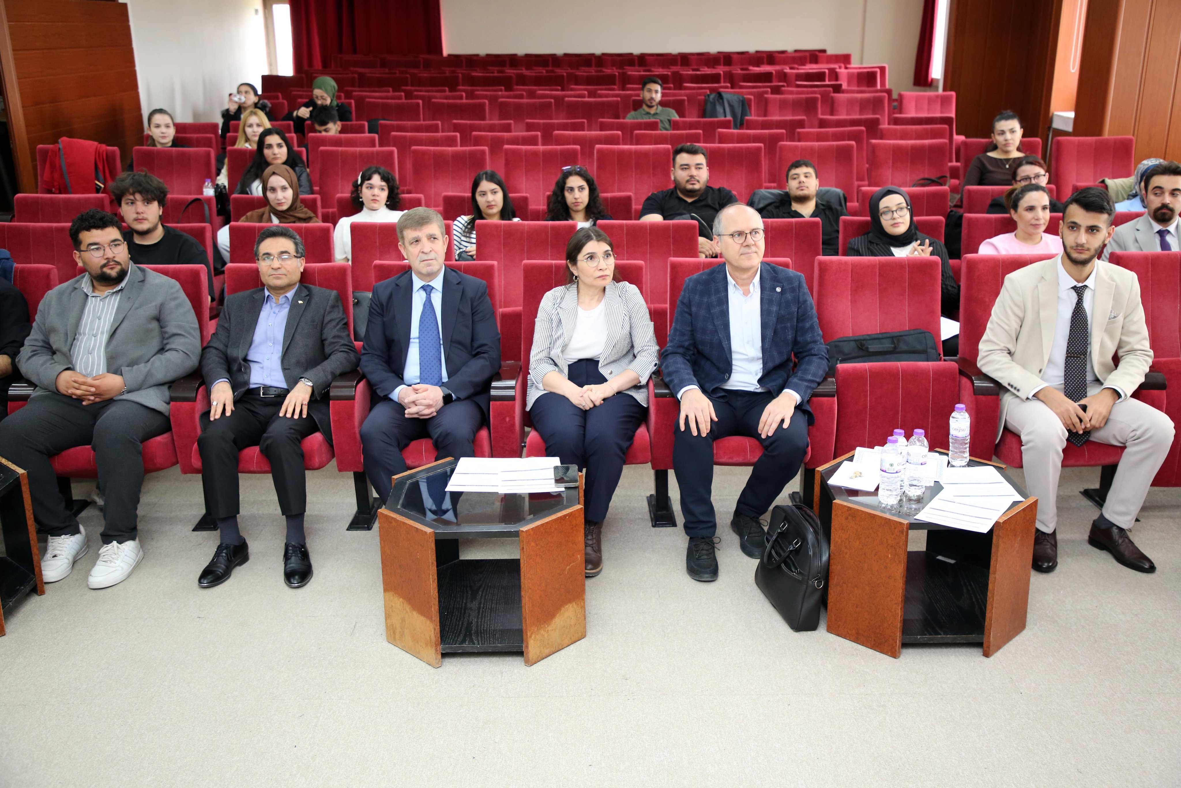 Akü’de Nesneyi̇ Özne Yapmaknesneleri̇n Tari̇hi̇çaliştayi Gerçekleşti̇ri̇ldi̇