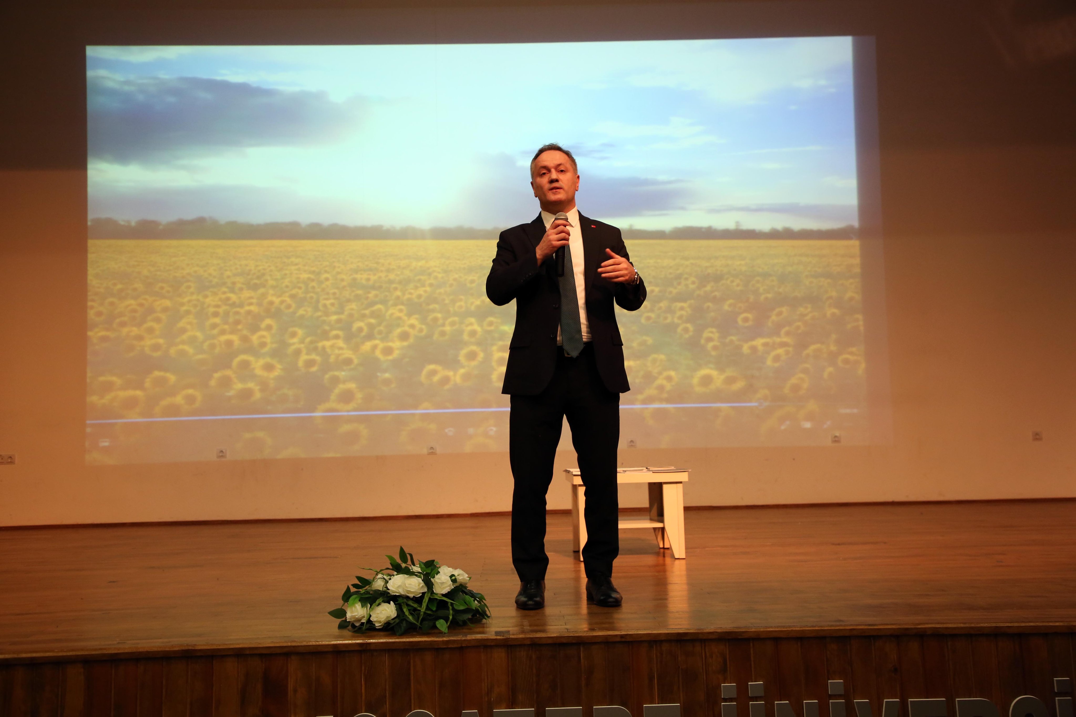 Akü’de “Yeşi̇l Yakalilarla Söyleşi̇ler” Etki̇nli̇ği̇ Düzenlendi̇2