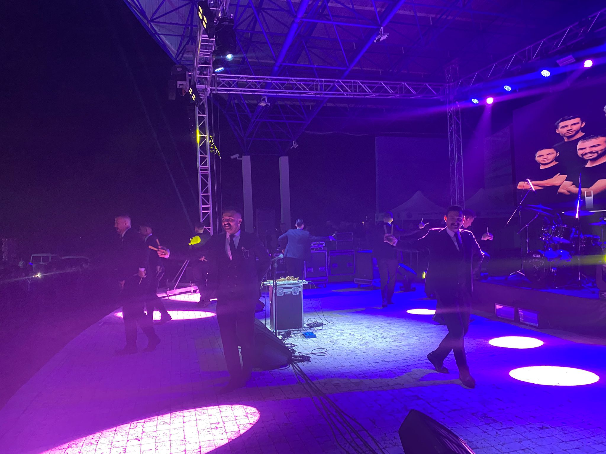 Aküfest 2025’Te İnce Efeler, Gençlere Festival Coşkusunu Yaşattı