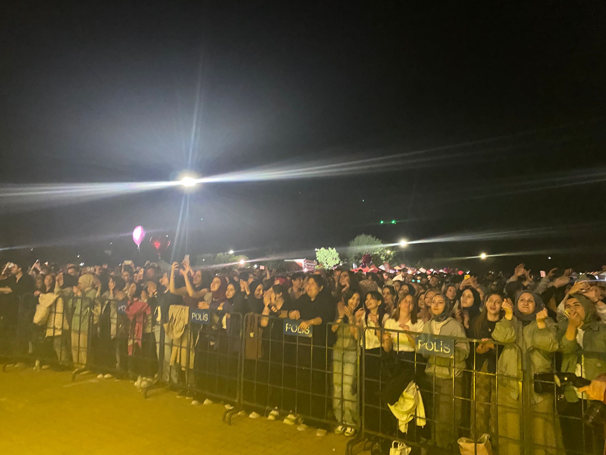 Aküfest 2025’Te İnce Efeler, Gençlere Festival Coşkusunu Yaşattı2
