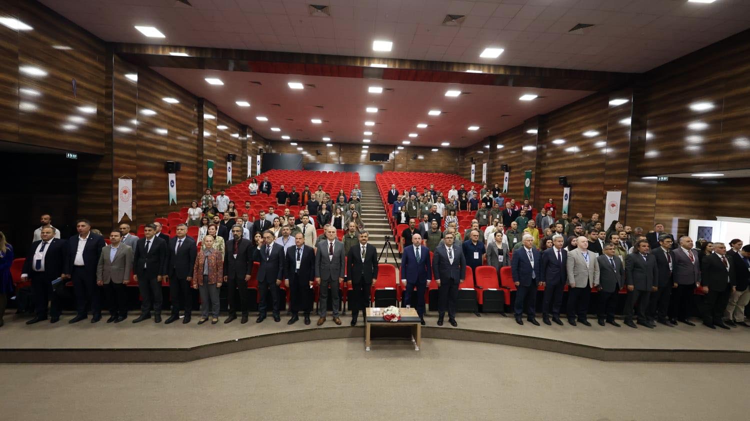 Akürem, Van’da 3. Ulusal Yaban Hayvanlari Kongresi̇ne Katildi!