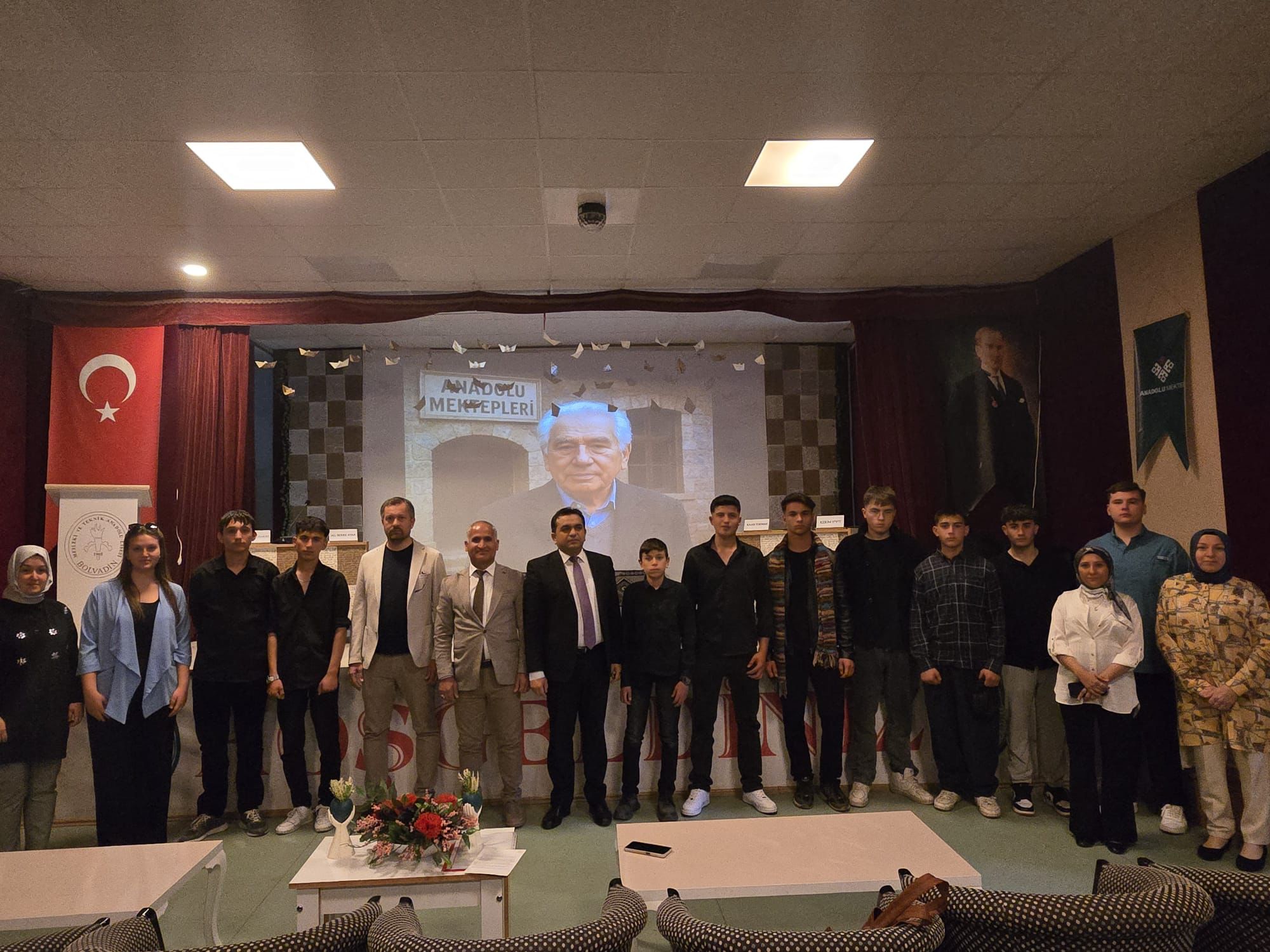 Anadolu Mektebi̇ Okumalari Cengi̇z Aytmatov Paneli̇ İle Devam Etti̇
