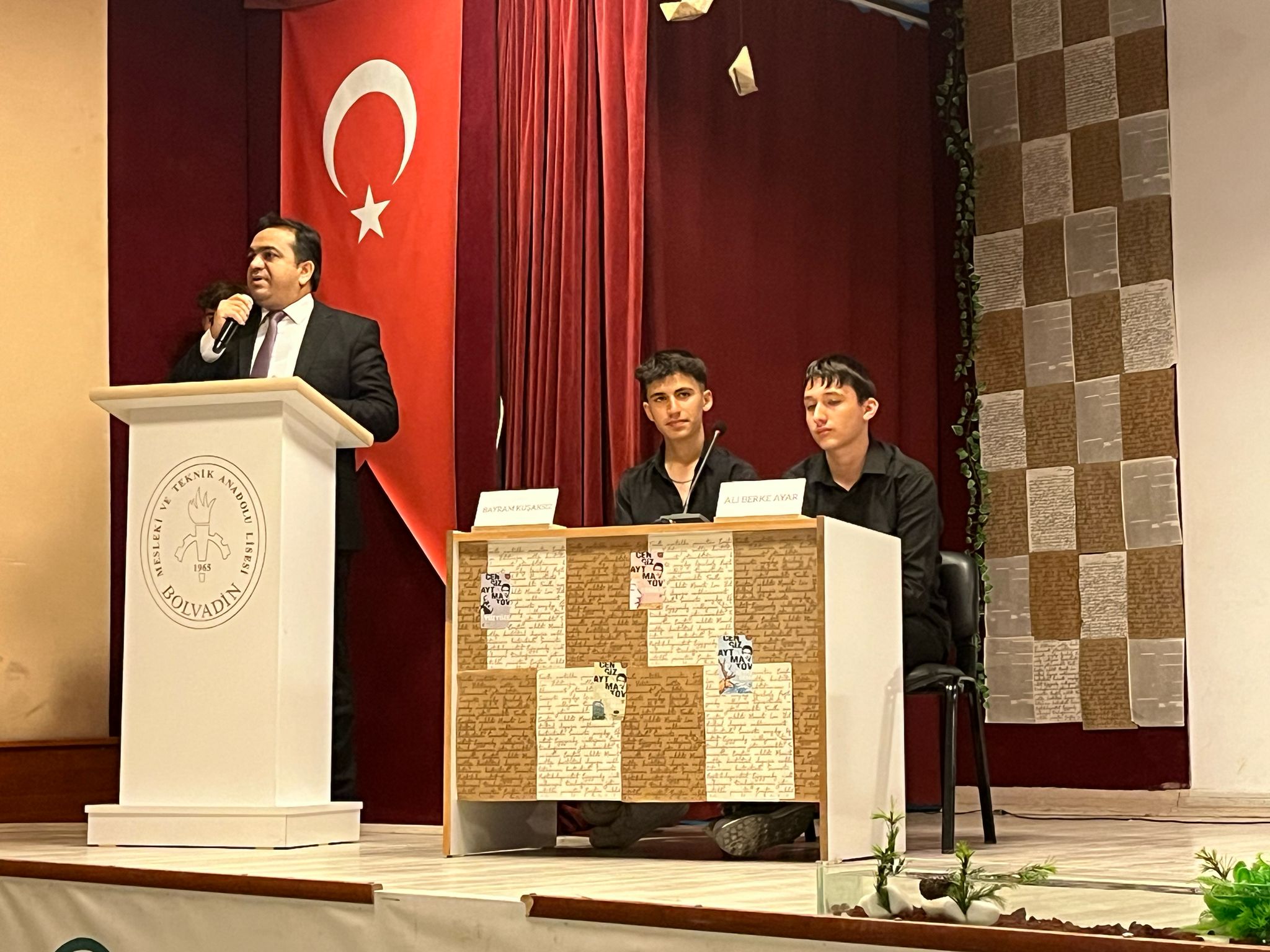 Anadolu Mektebi̇ Okumalari Cengi̇z Aytmatov Paneli̇ İle Devam Etti̇1